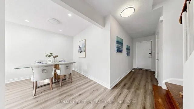 64 Dunbar Cres, Markham 3