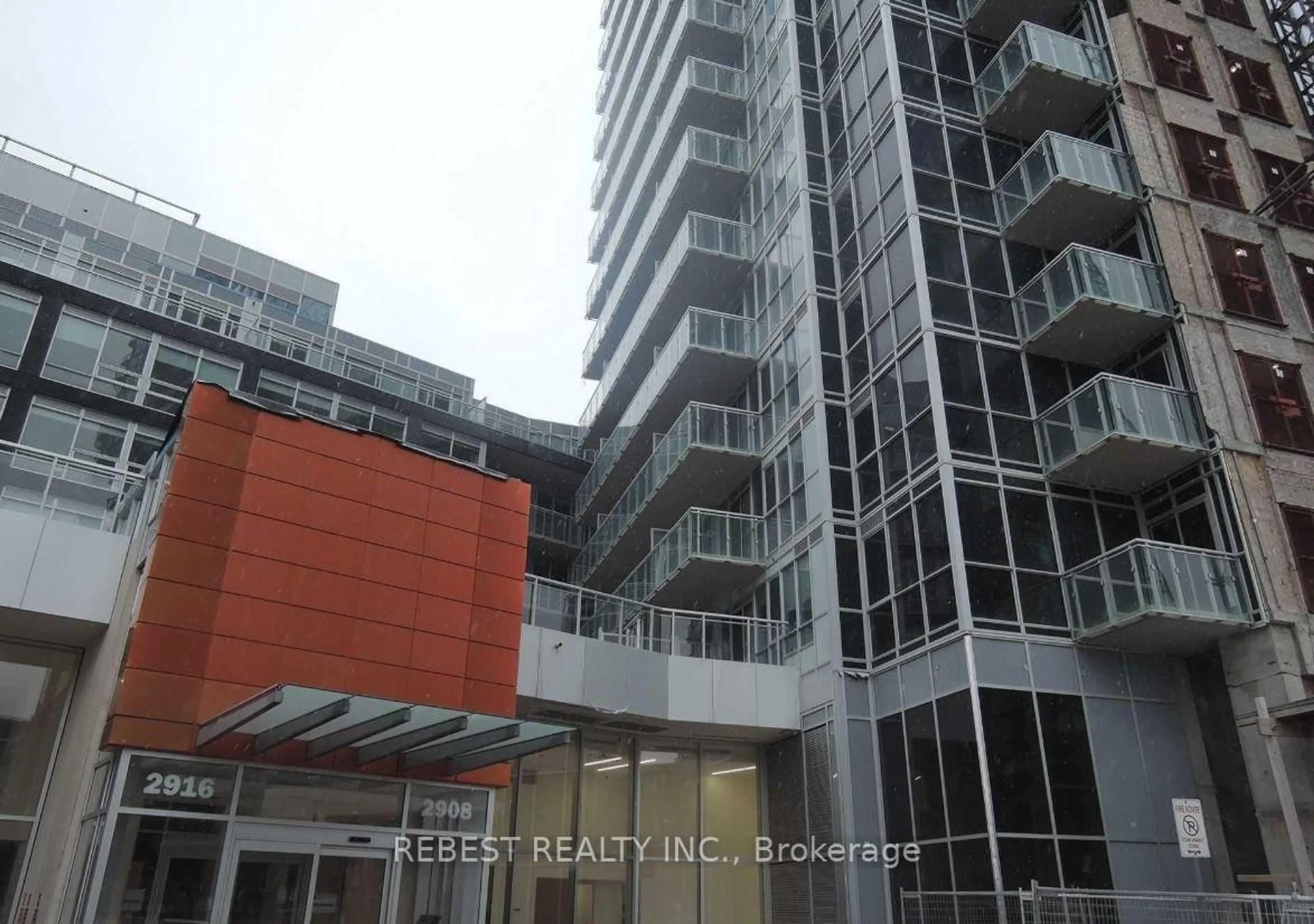 Indoor foyer for 2908 Highway 7 Rd #402, Vaughan Ontario L4K 0K5