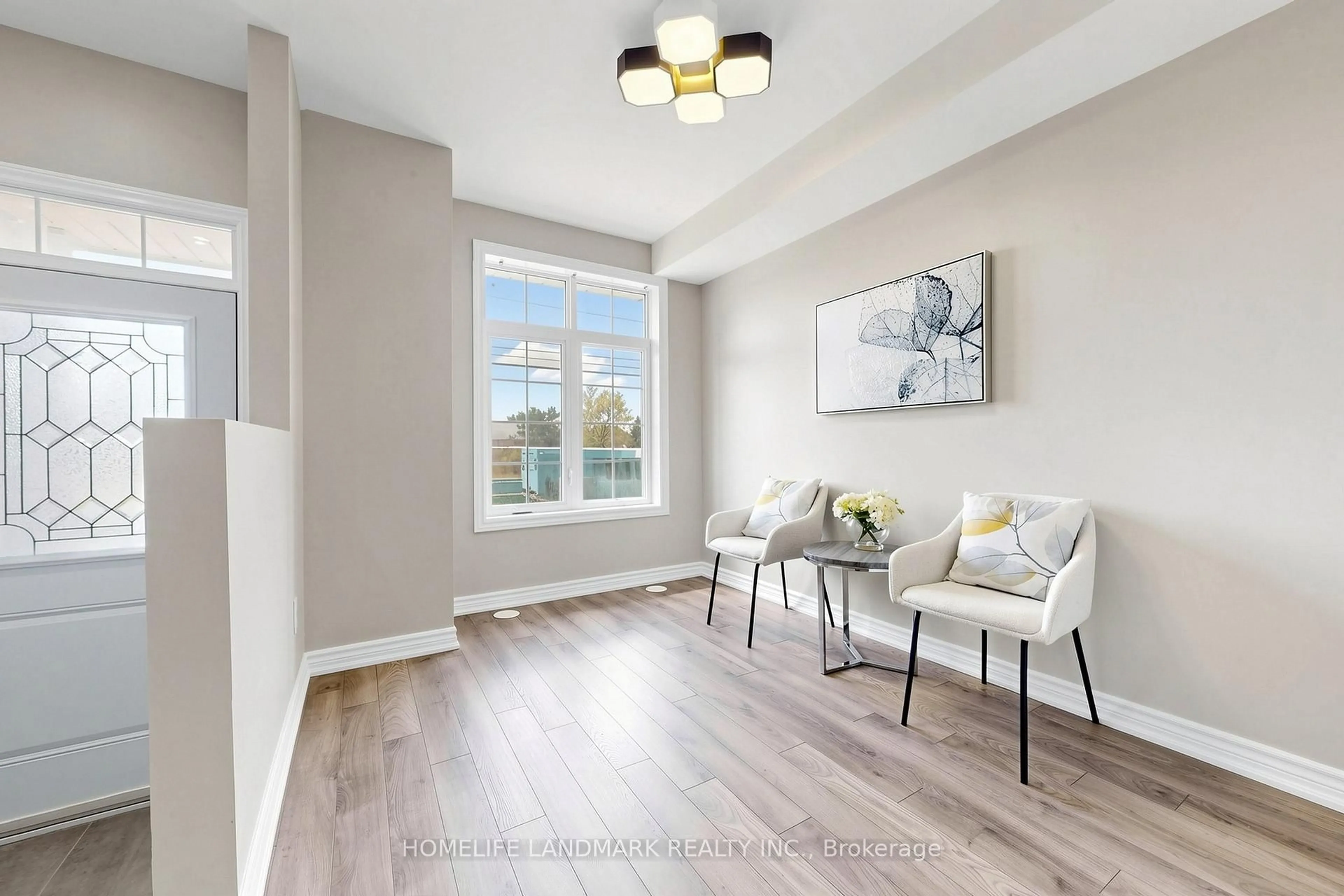 Indoor entryway for 4798 16th Ave, Markham Ontario L6C 0V8