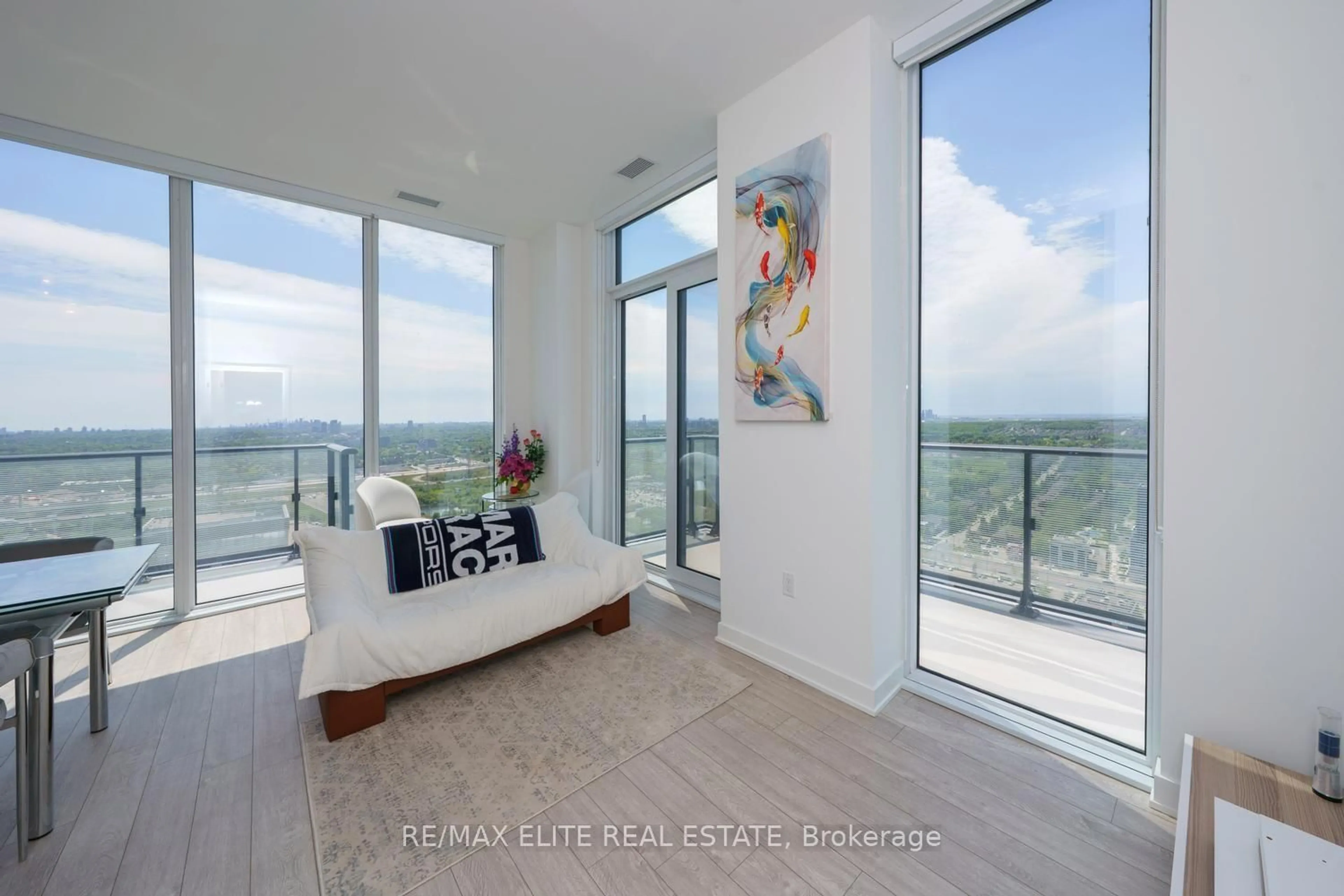 Unknown for 105 Oneida Cres #PH 10, Richmond Hill Ontario L4B 0H6