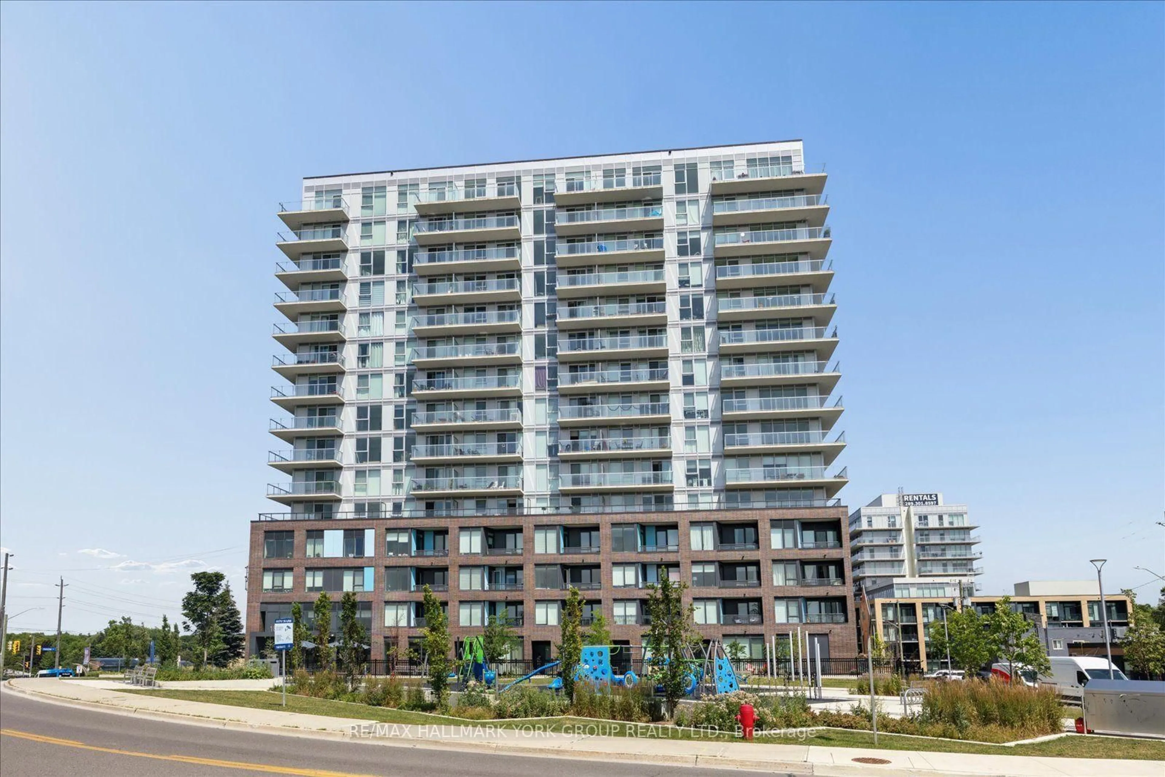 Unknown for 185 Deerfield Rd #420, Newmarket Ontario L2Y 0G7