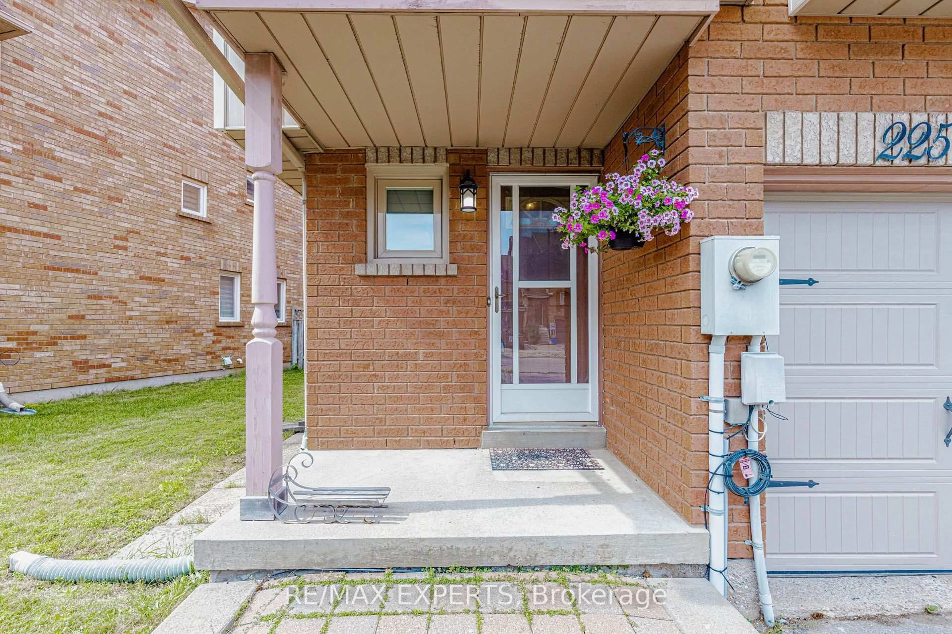 Unknown for 225 Kelso Cres, Vaughan Ontario L6A 2E1