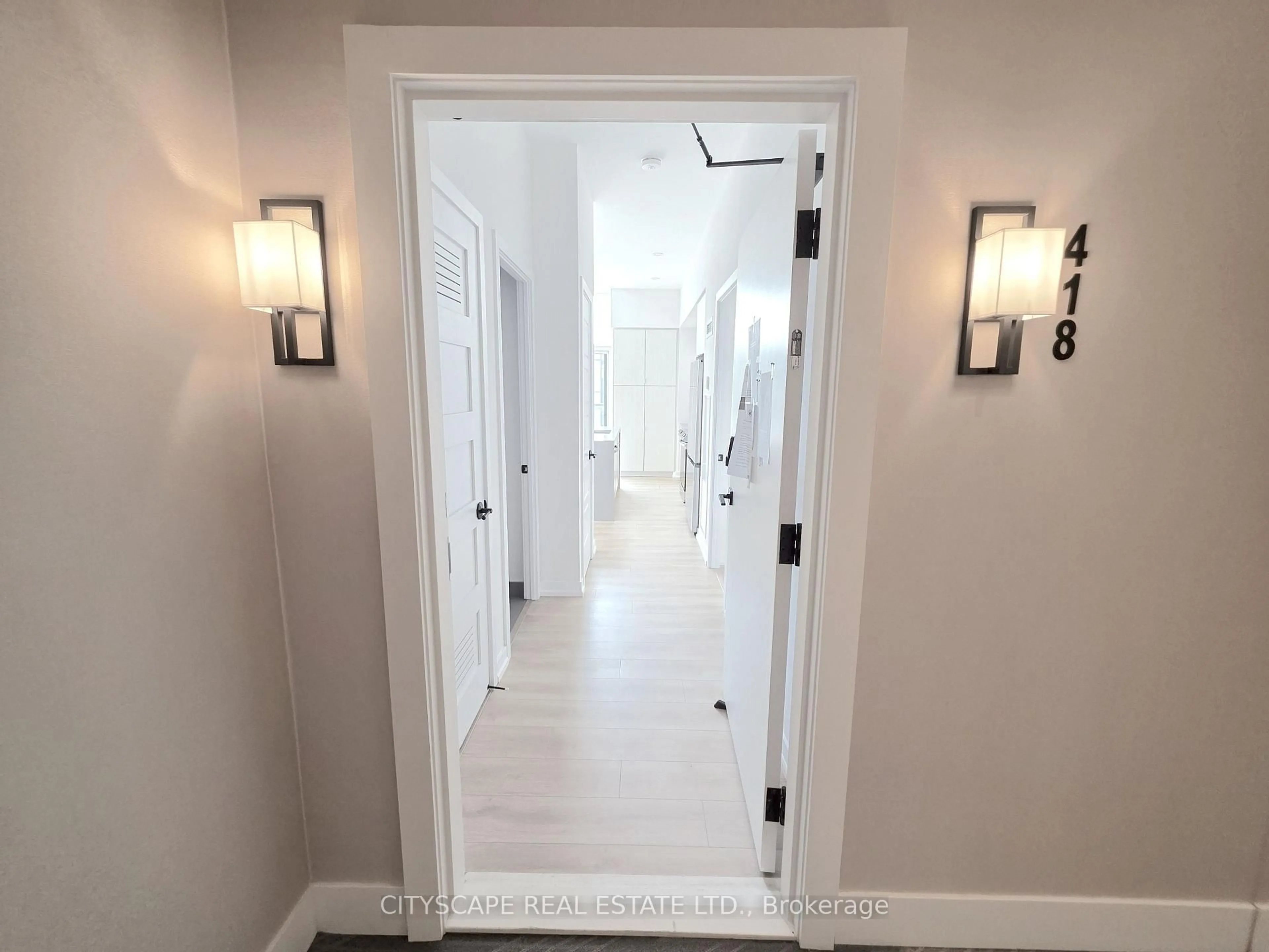 Indoor entryway for 415 Sea Ray Ave #418, Innisfil Ontario L9S 0R5