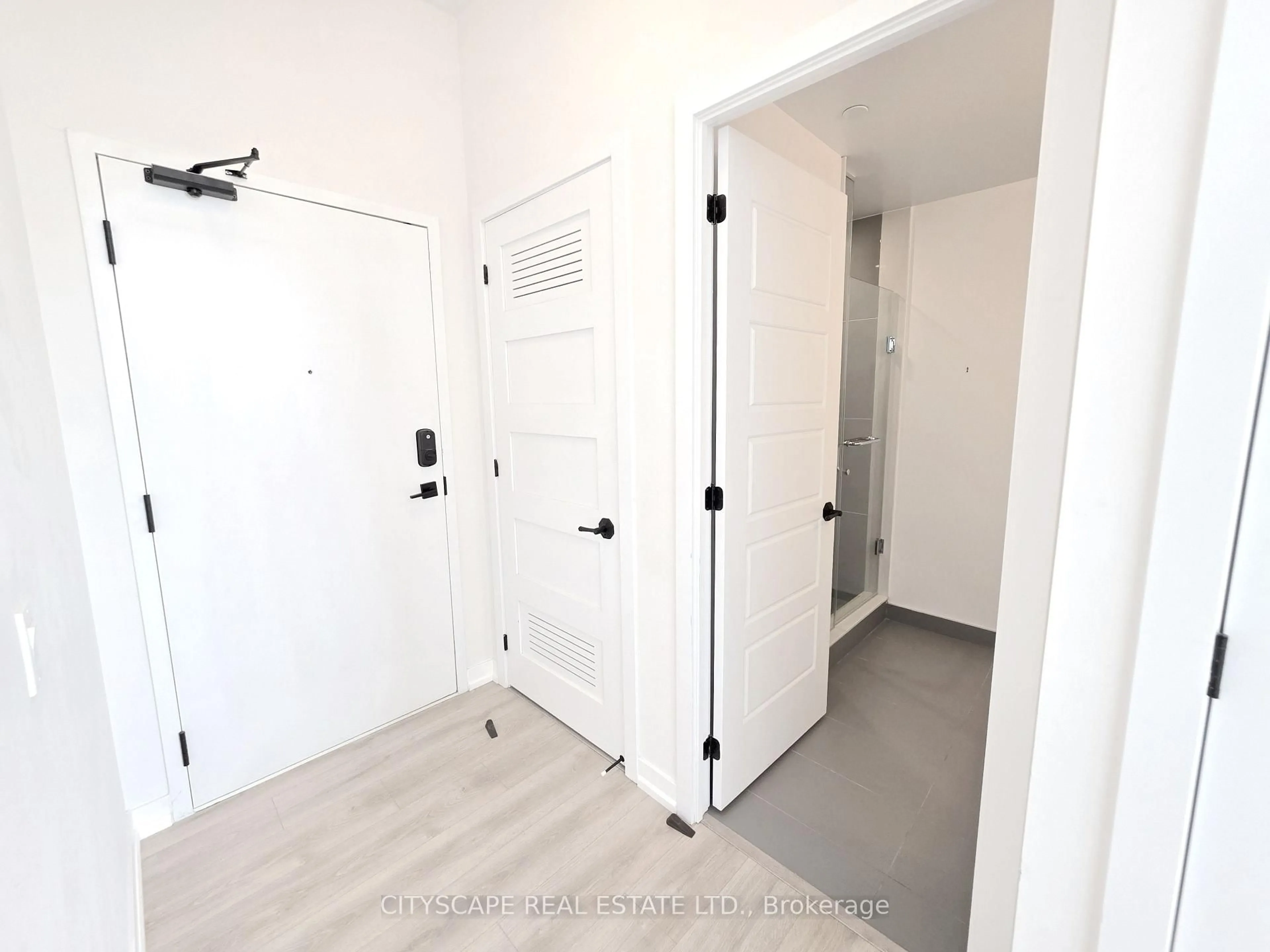 Indoor entryway for 415 Sea Ray Ave #418, Innisfil Ontario L9S 0R5