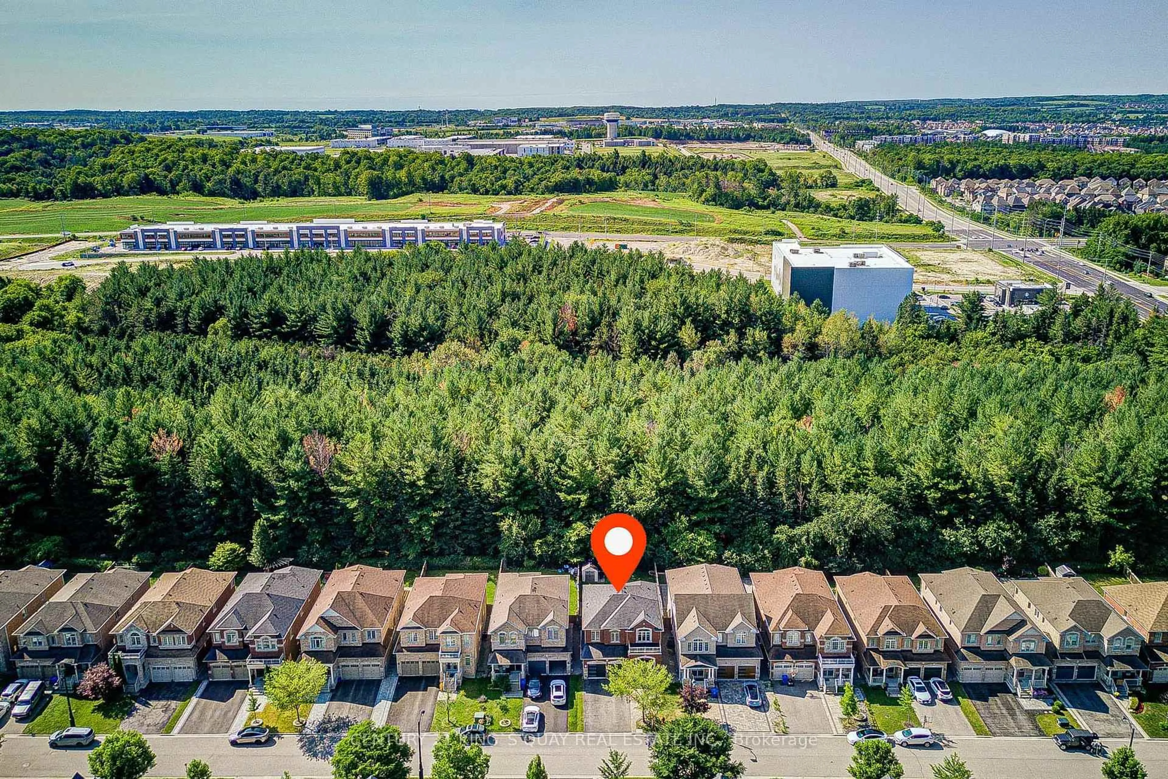 A pic from outside/outdoor area/front of a property/back of a property/a pic from drone, unknown for 1177 Stuffles Cres, Newmarket Ontario L3X 0E3