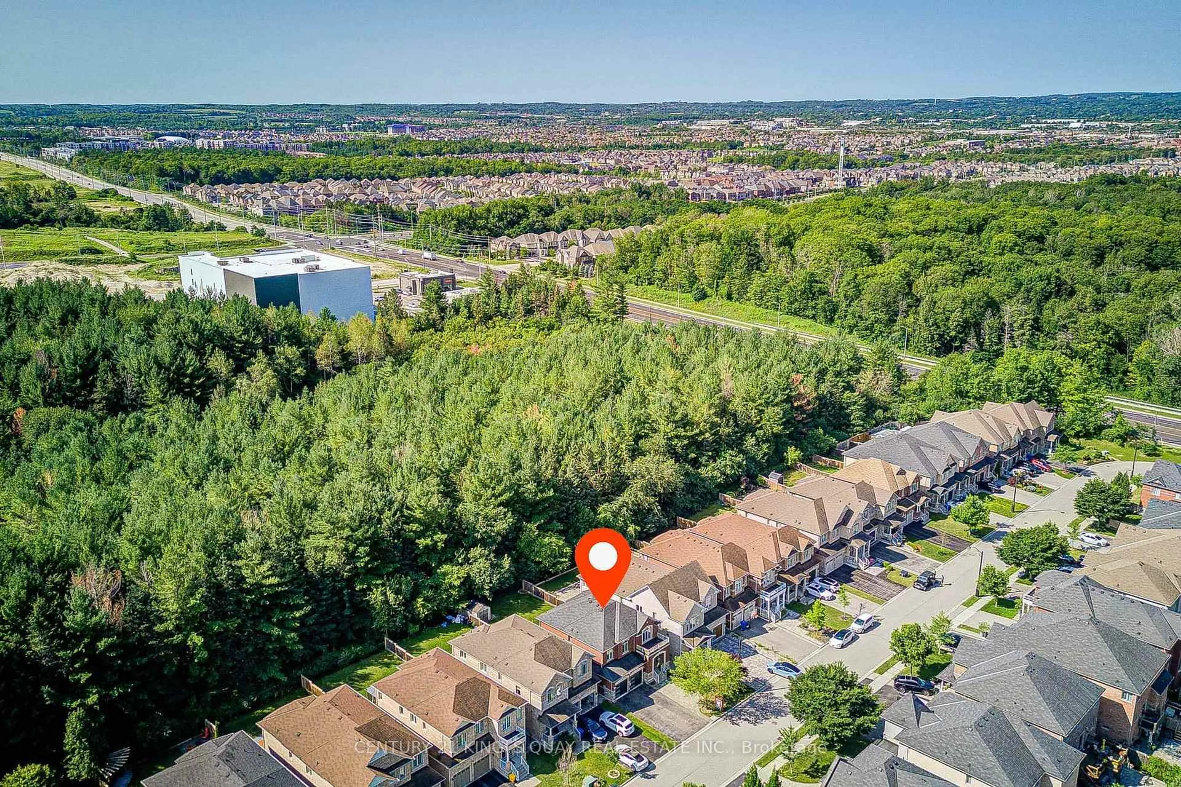 A pic from outside/outdoor area/front of a property/back of a property/a pic from drone, unknown for 1177 Stuffles Cres, Newmarket Ontario L3X 0E3