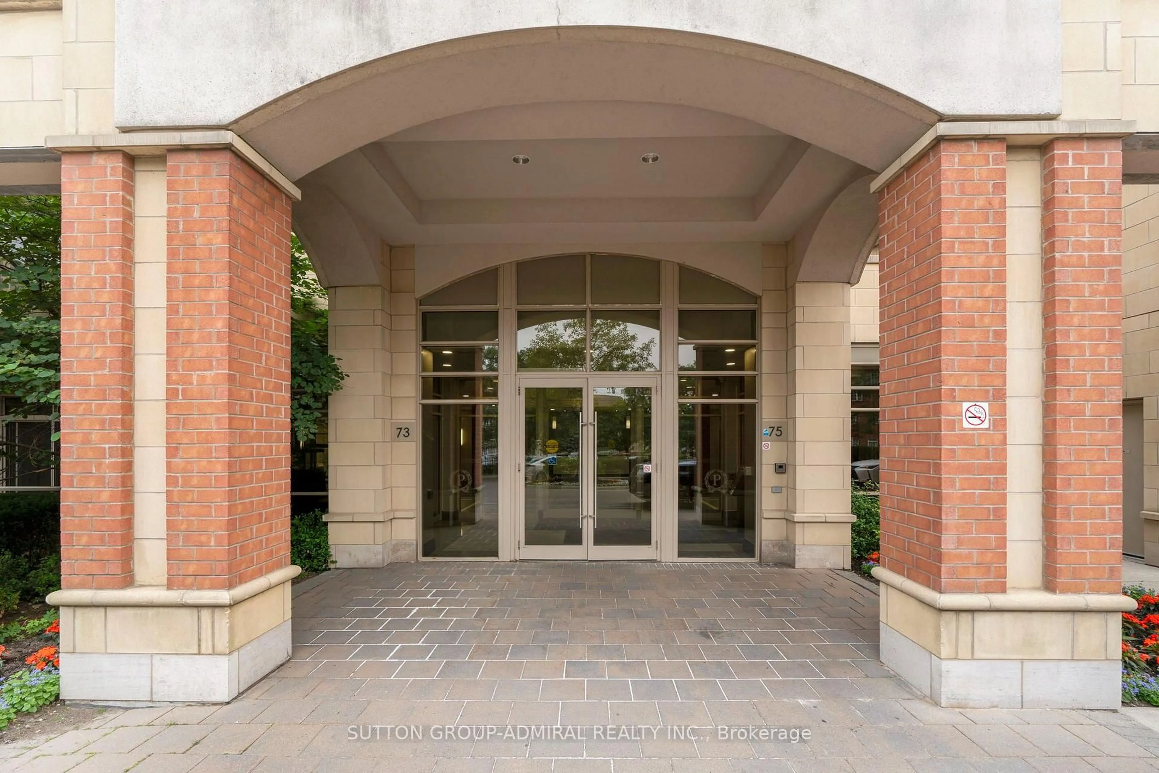 Indoor foyer for 73 King William Cres #307, Richmond Hill Ontario L4B 0C2
