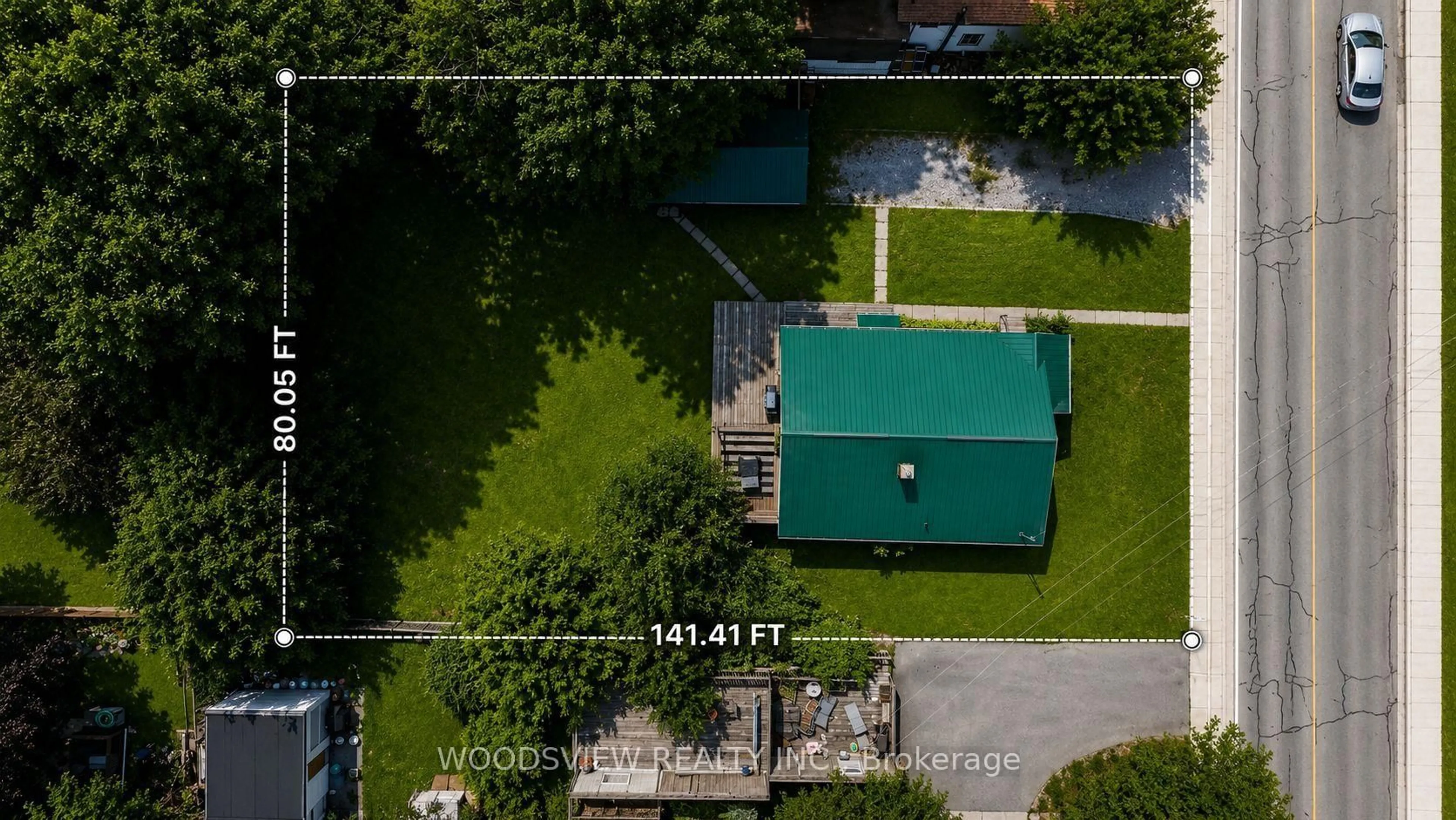 A pic from outside/outdoor area/front of a property/back of a property/a pic from drone, unknown for 388 Eagle St, Newmarket Ontario L3Y 1K4