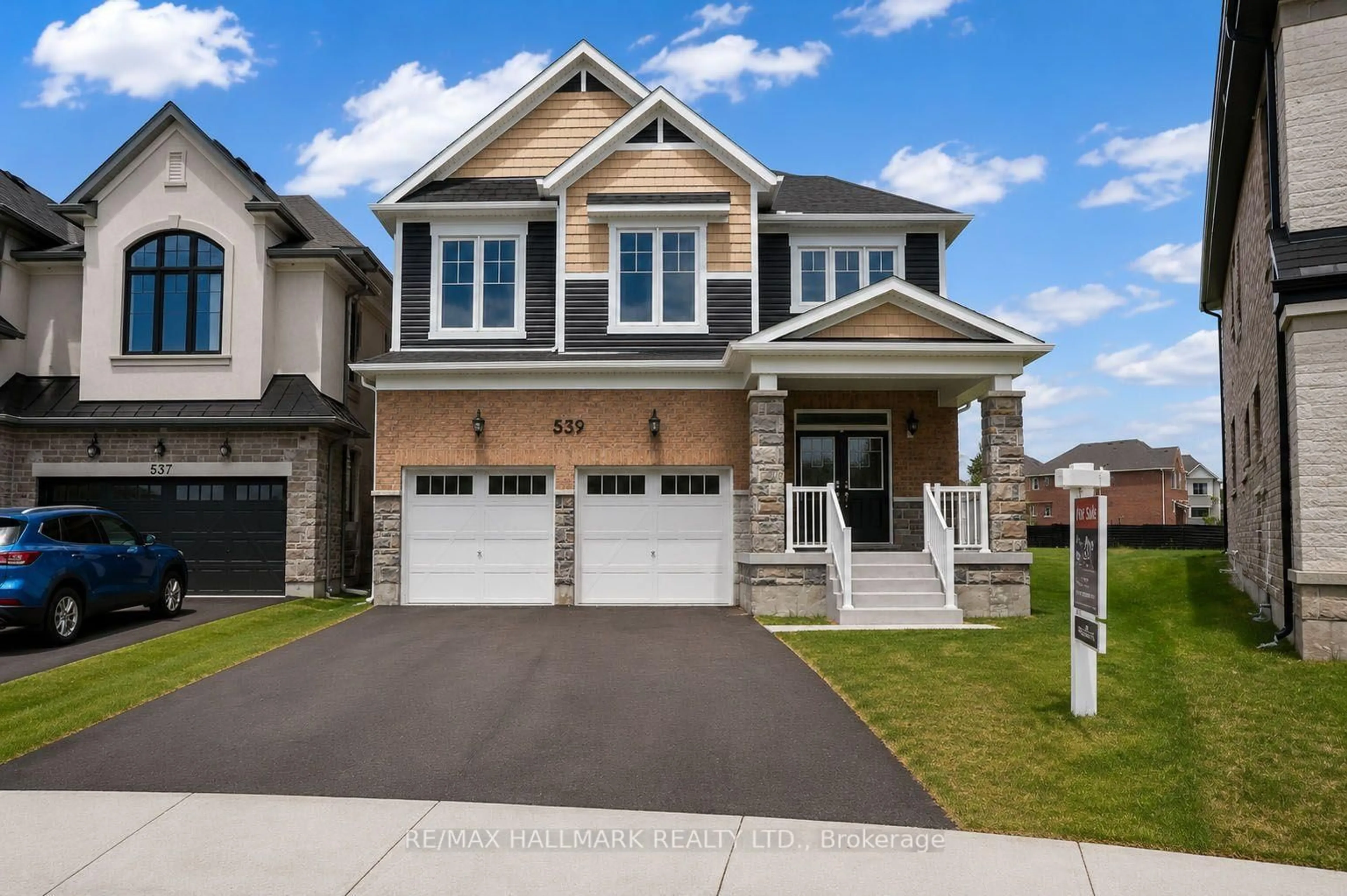 Home with vinyl exterior material, street for 539 Mika St, Innisfil Ontario L9S 0R9