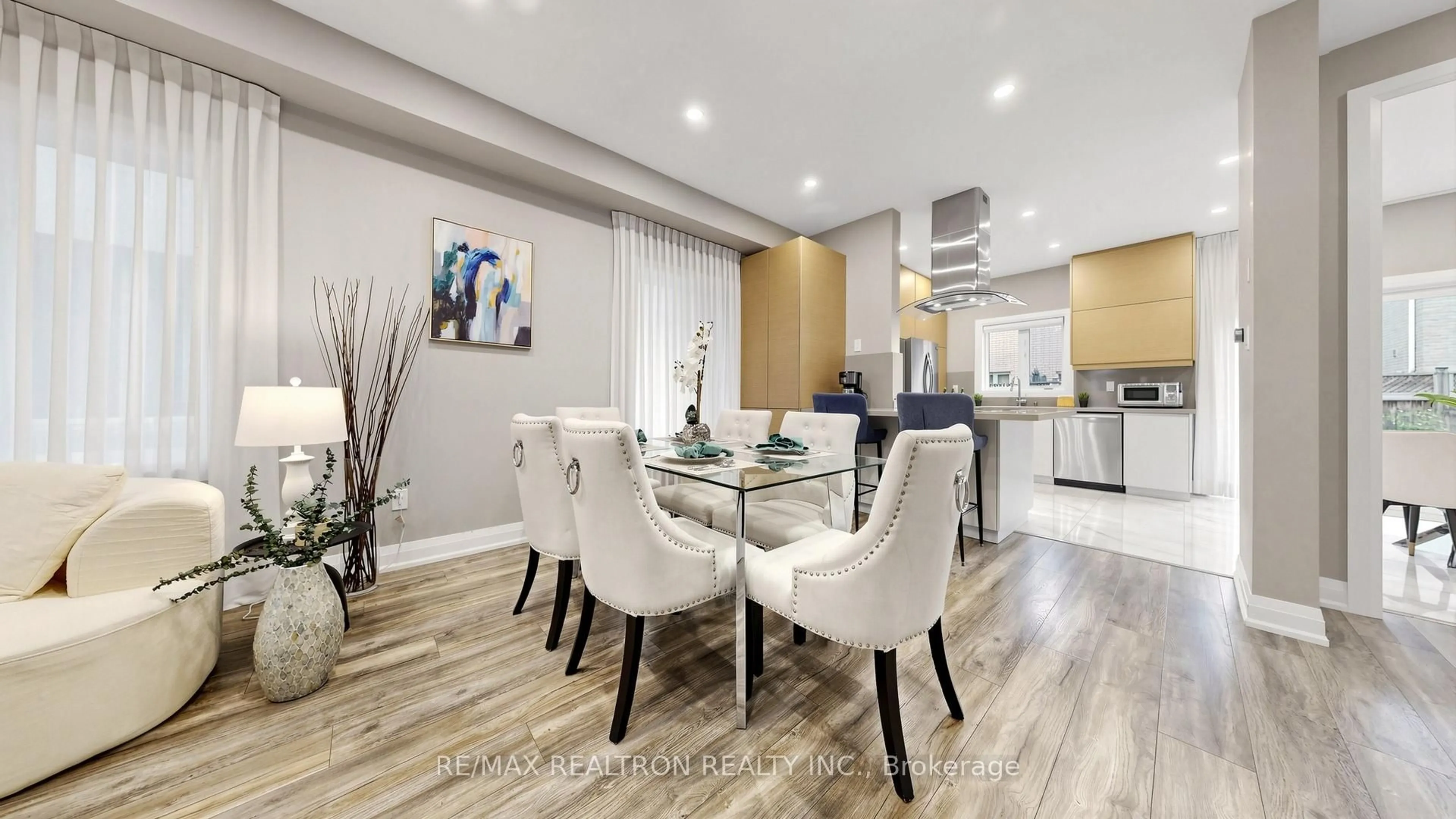 Dining room, wood/laminate floor for 492 Pleasant Ridge Ave, Vaughan Ontario L4J 8X2