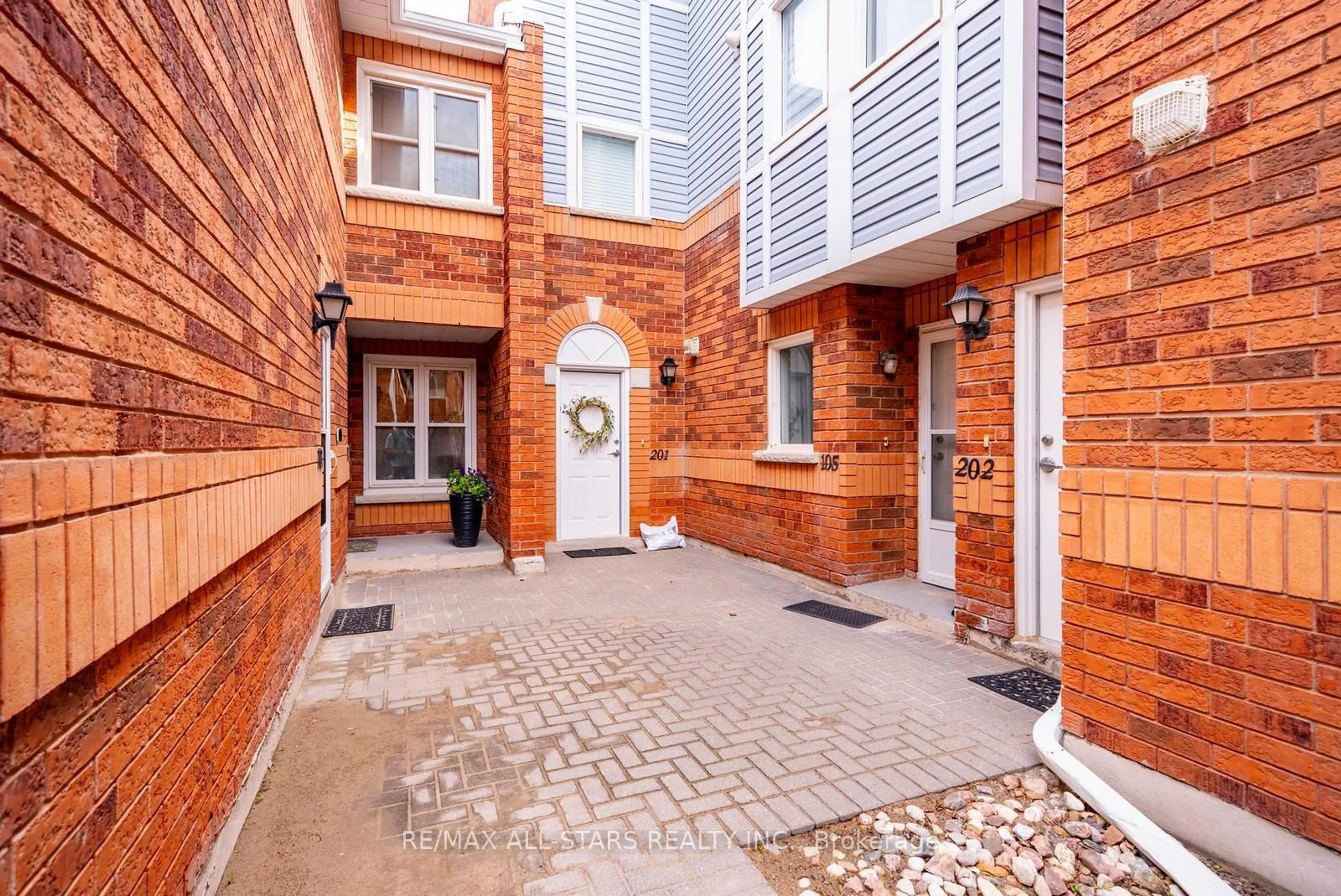 Unknown for 12455 Ninth Line #202, Whitchurch-Stouffville Ontario L4A 1J3