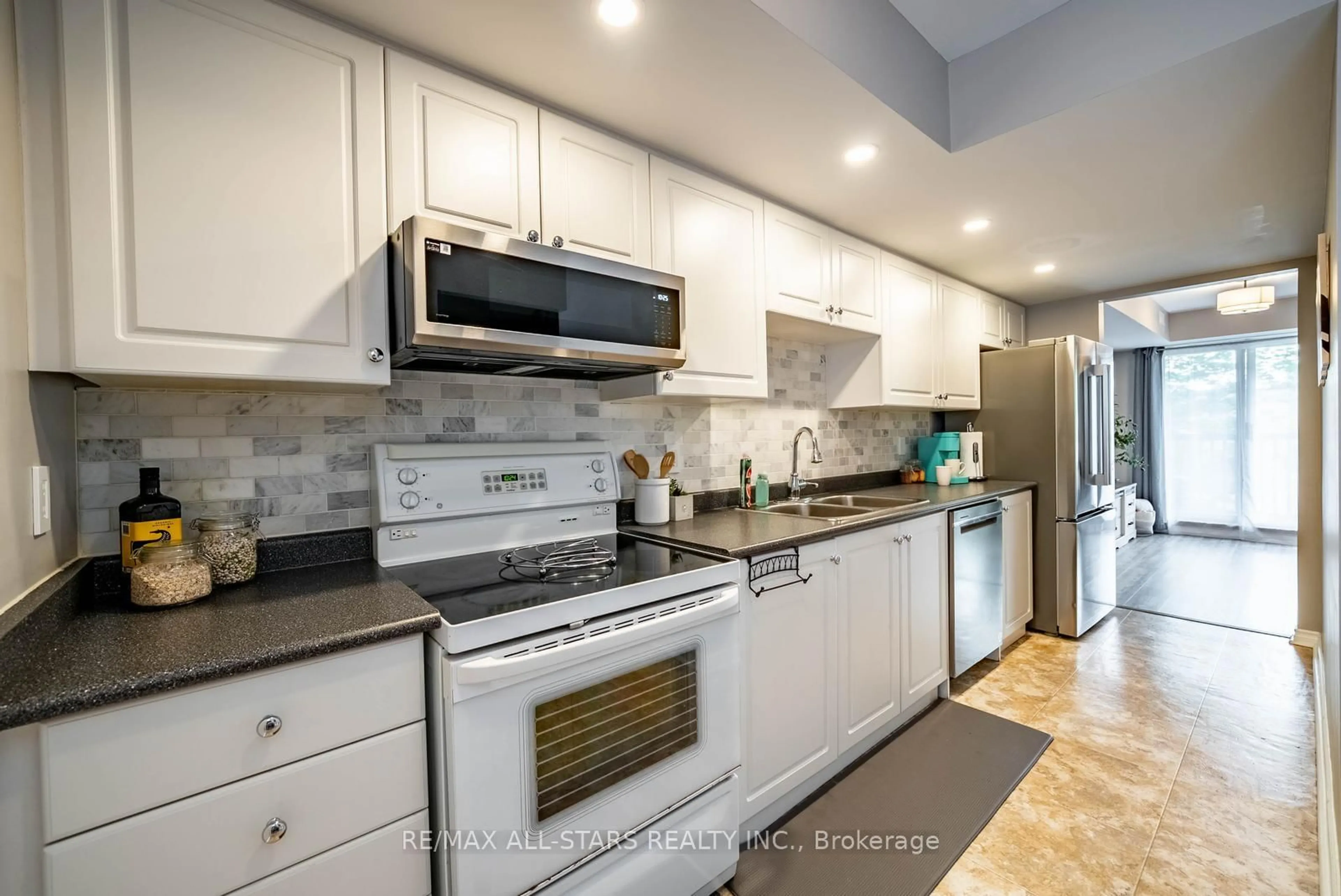 Unknown for 12455 Ninth Line #202, Whitchurch-Stouffville Ontario L4A 1J3