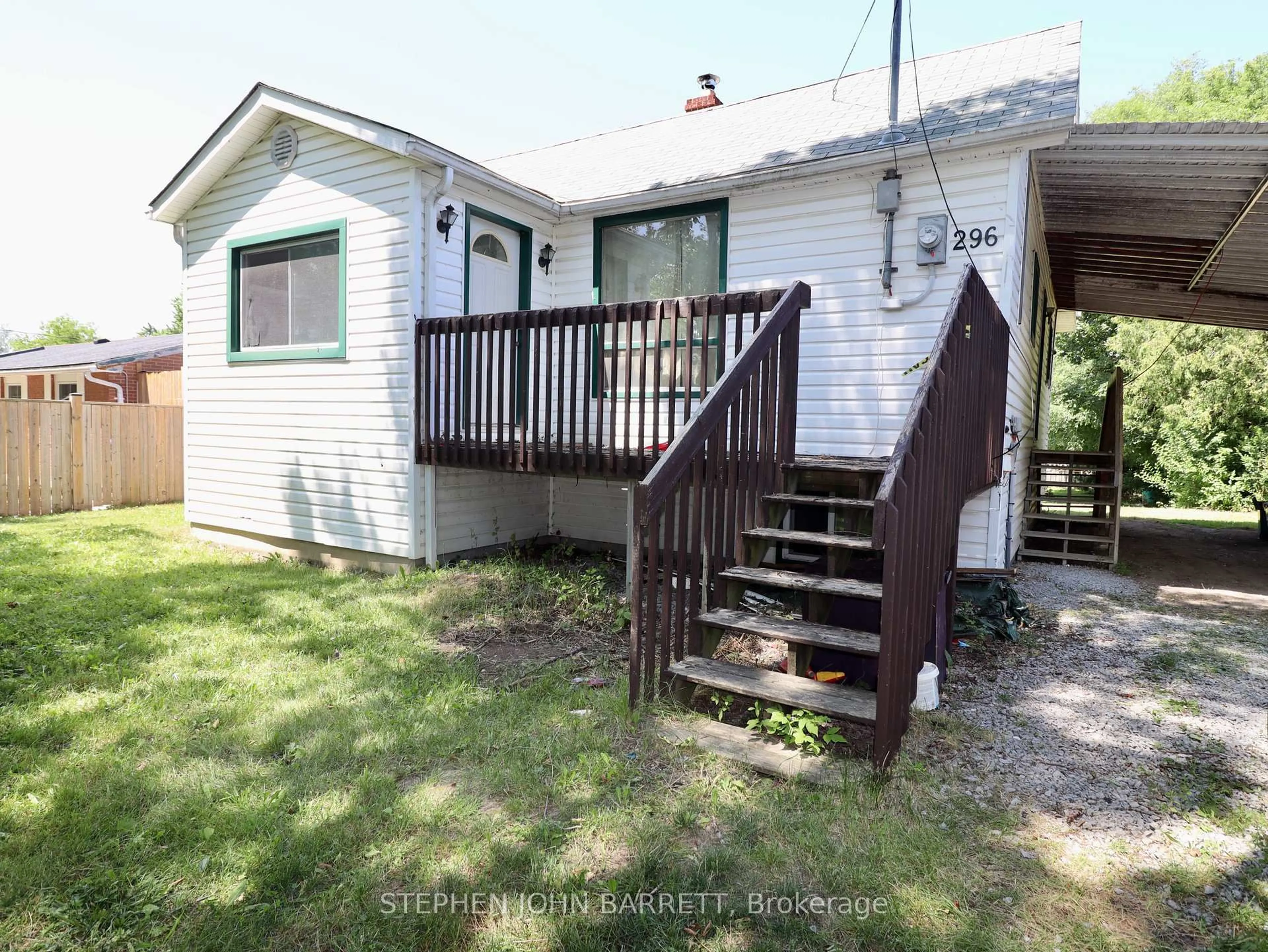 A pic from outside/outdoor area/front of a property/back of a property/a pic from drone, street for 296 Annshiela Dr, Georgina Ontario L4P 3A5