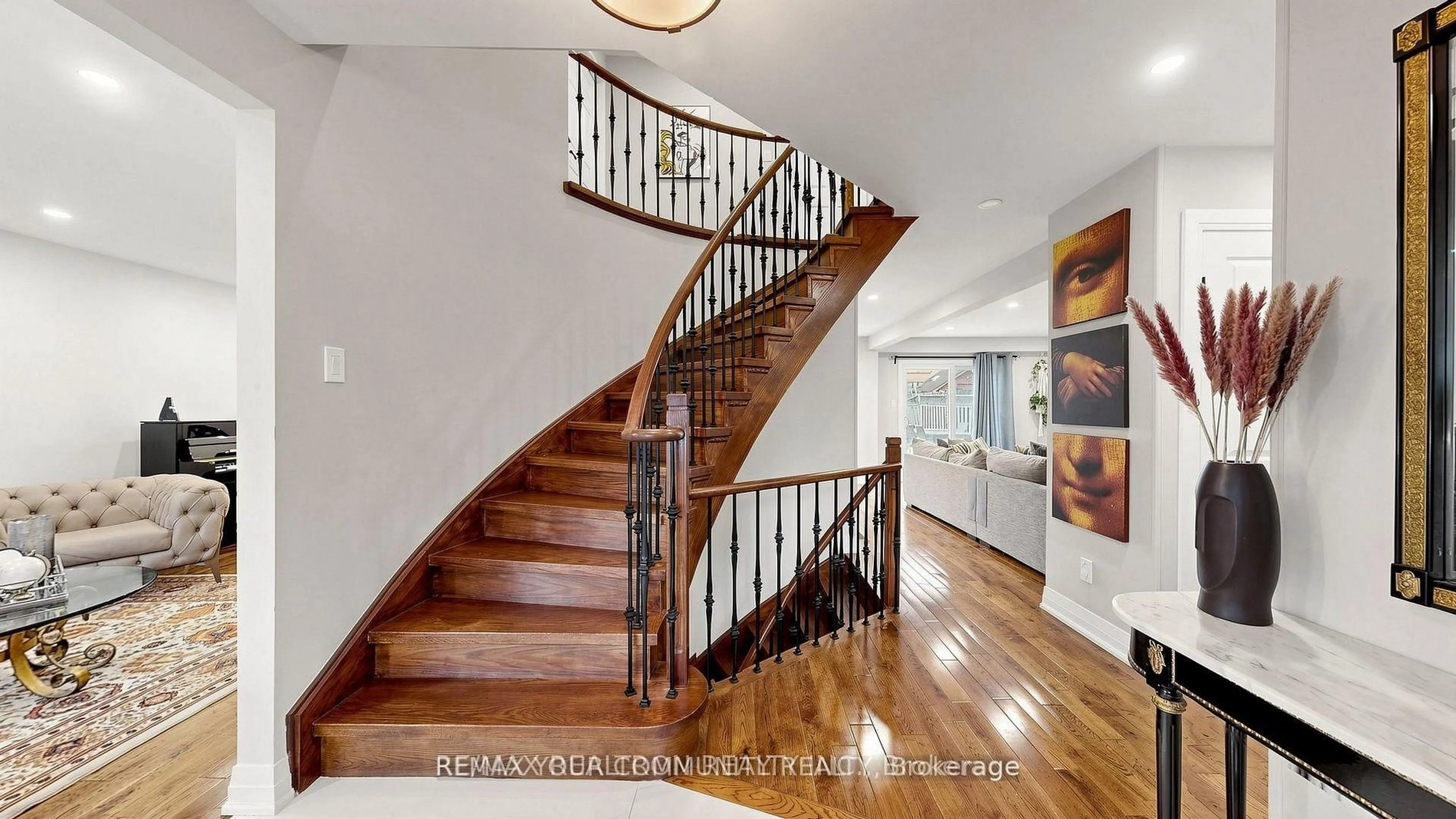 Unknown for 48 Beatty Cres, Aurora Ontario L4G 5V4