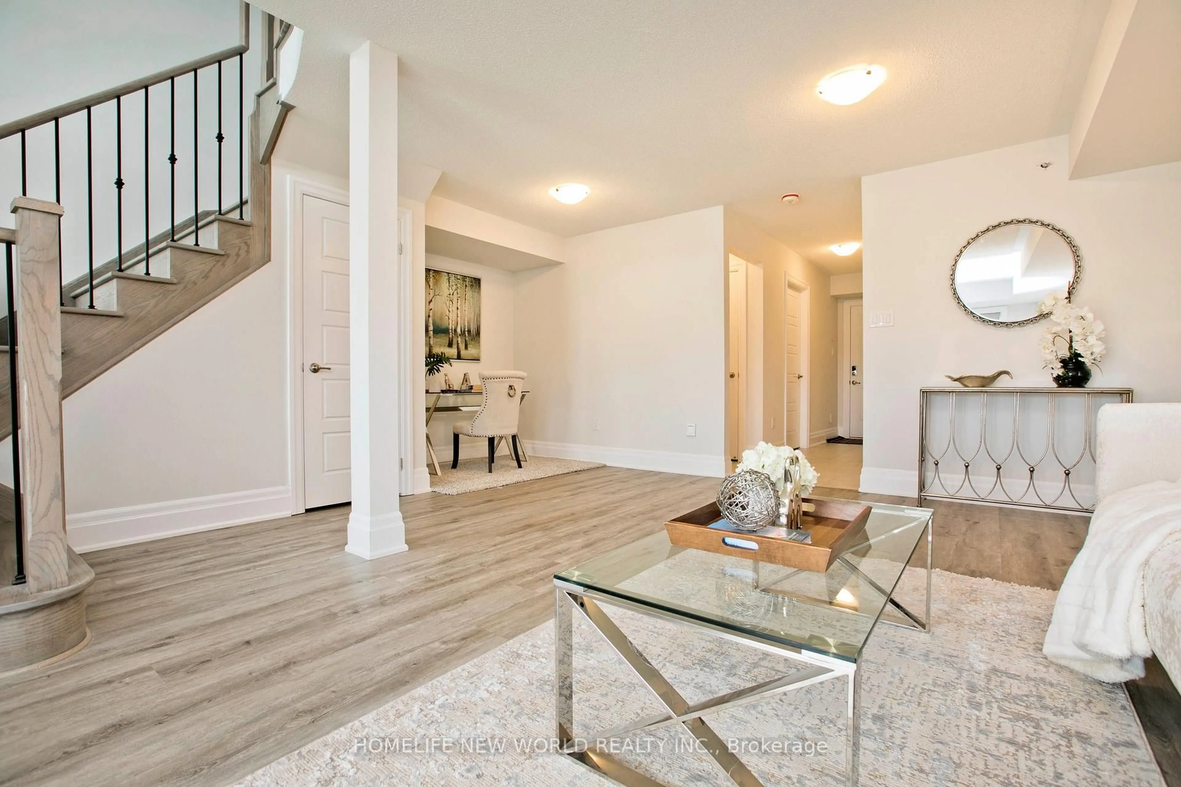 Indoor entryway for 18 Campobello St, Vaughan Ontario L6A 5B3