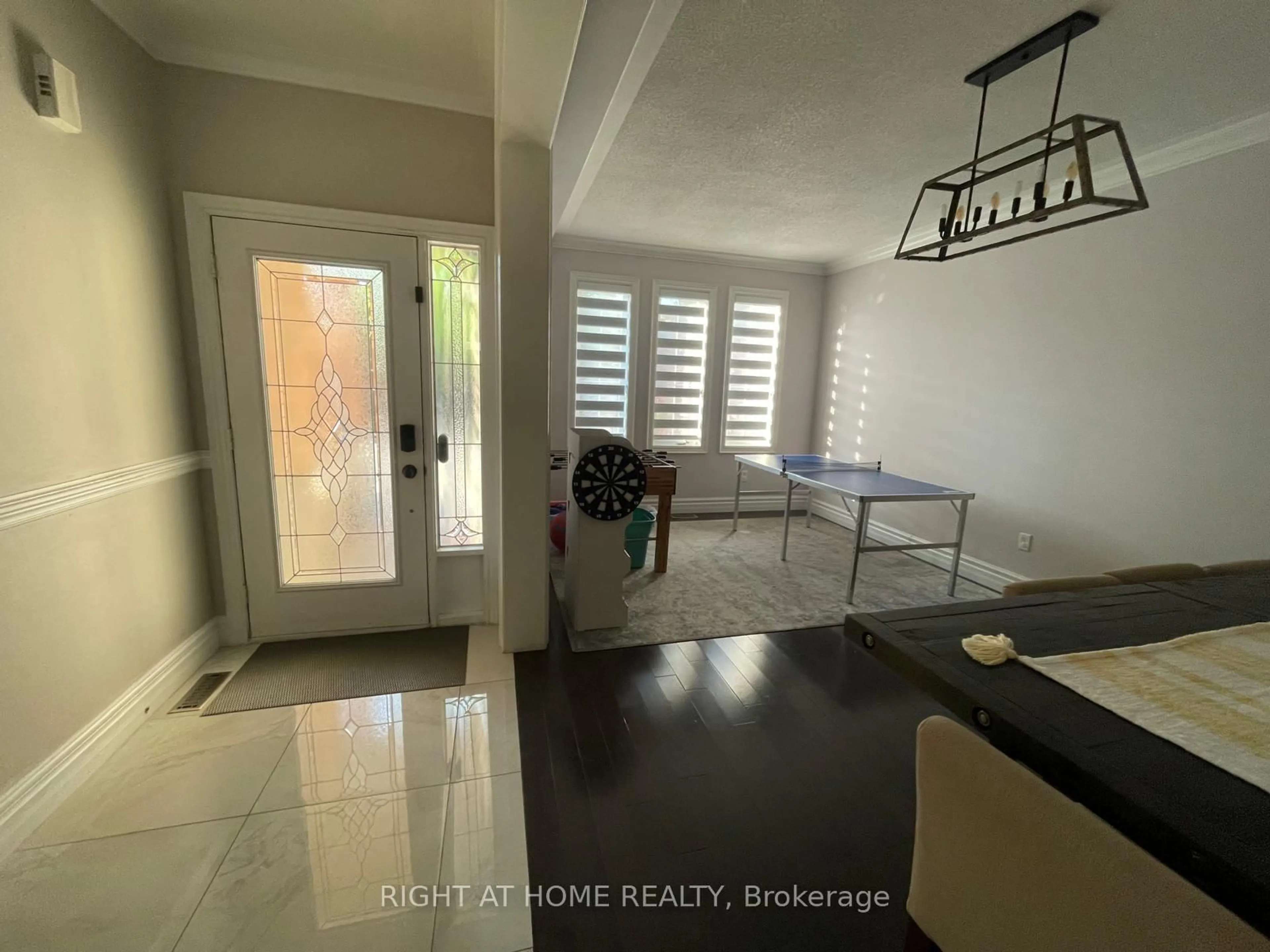 Indoor entryway for 39 Scarlett Tr, Vaughan Ontario L4H 2R1
