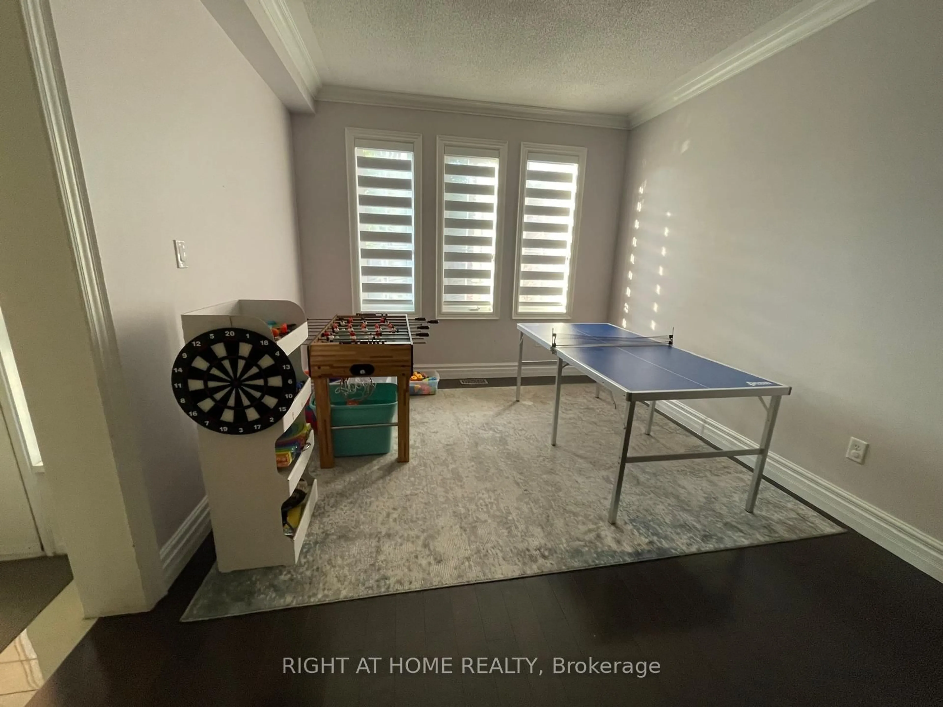 A pic of a room for 39 Scarlett Tr, Vaughan Ontario L4H 2R1