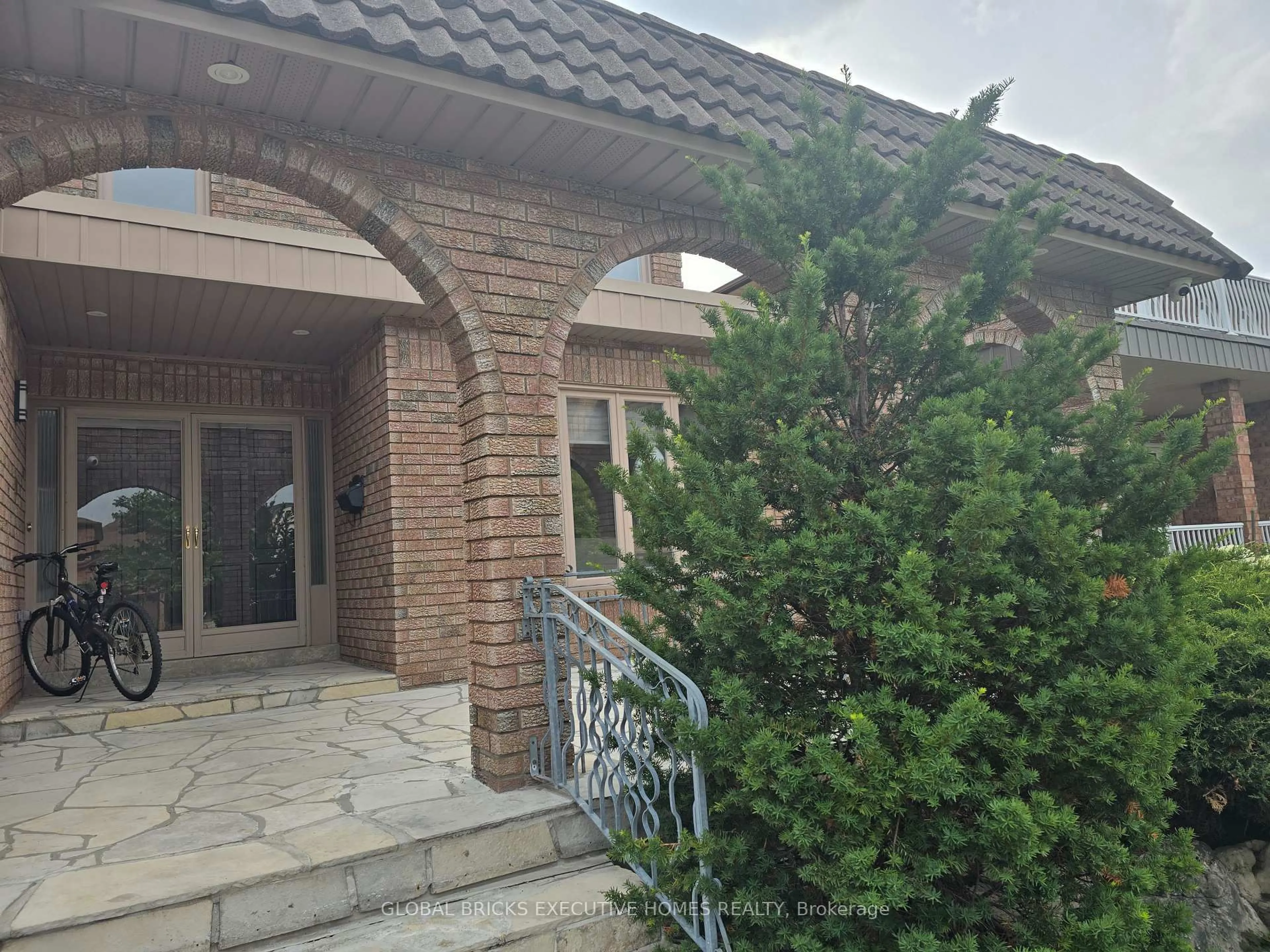 Unknown for 99 Benjamin Dr, Vaughan Ontario L4L 1H7
