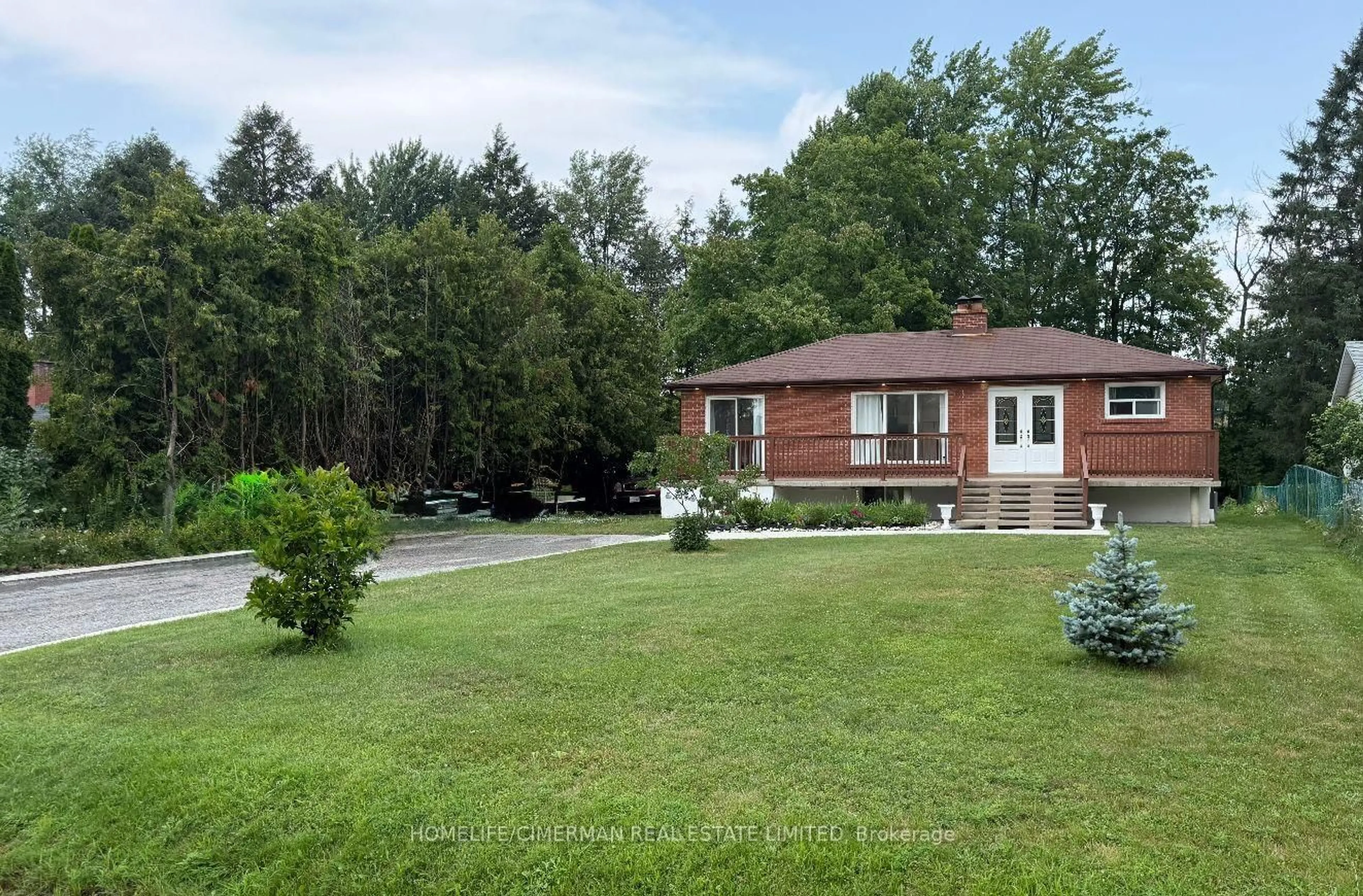 A pic from outside/outdoor area/front of a property/back of a property/a pic from drone, unknown for 678 Trinity St, Innisfil Ontario L9S 2G7