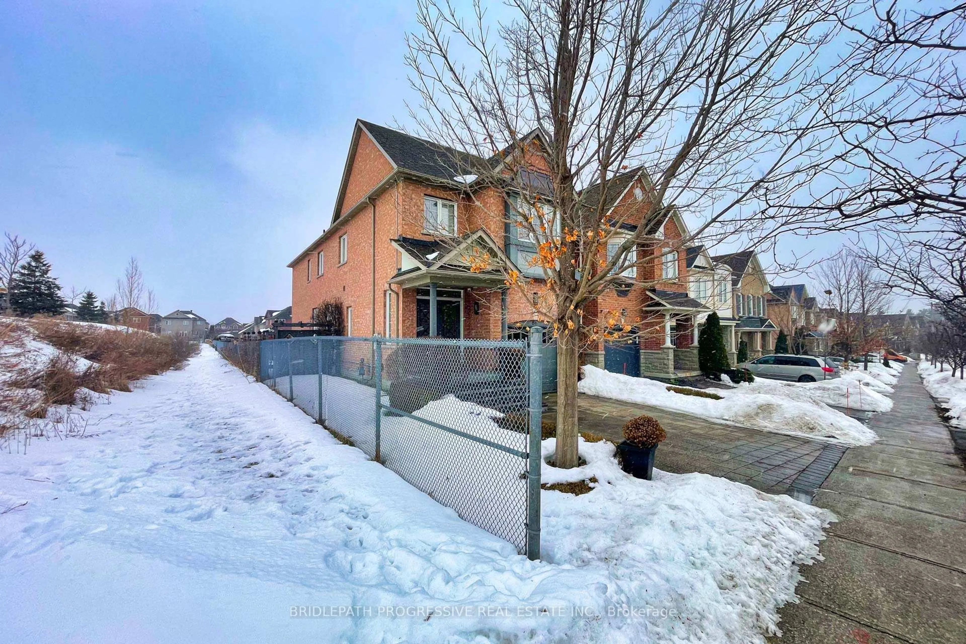 A pic from outside/outdoor area/front of a property/back of a property/a pic from drone, street for 64 Sir Sanford Fleming Way, Vaughan Ontario L6A 0T3