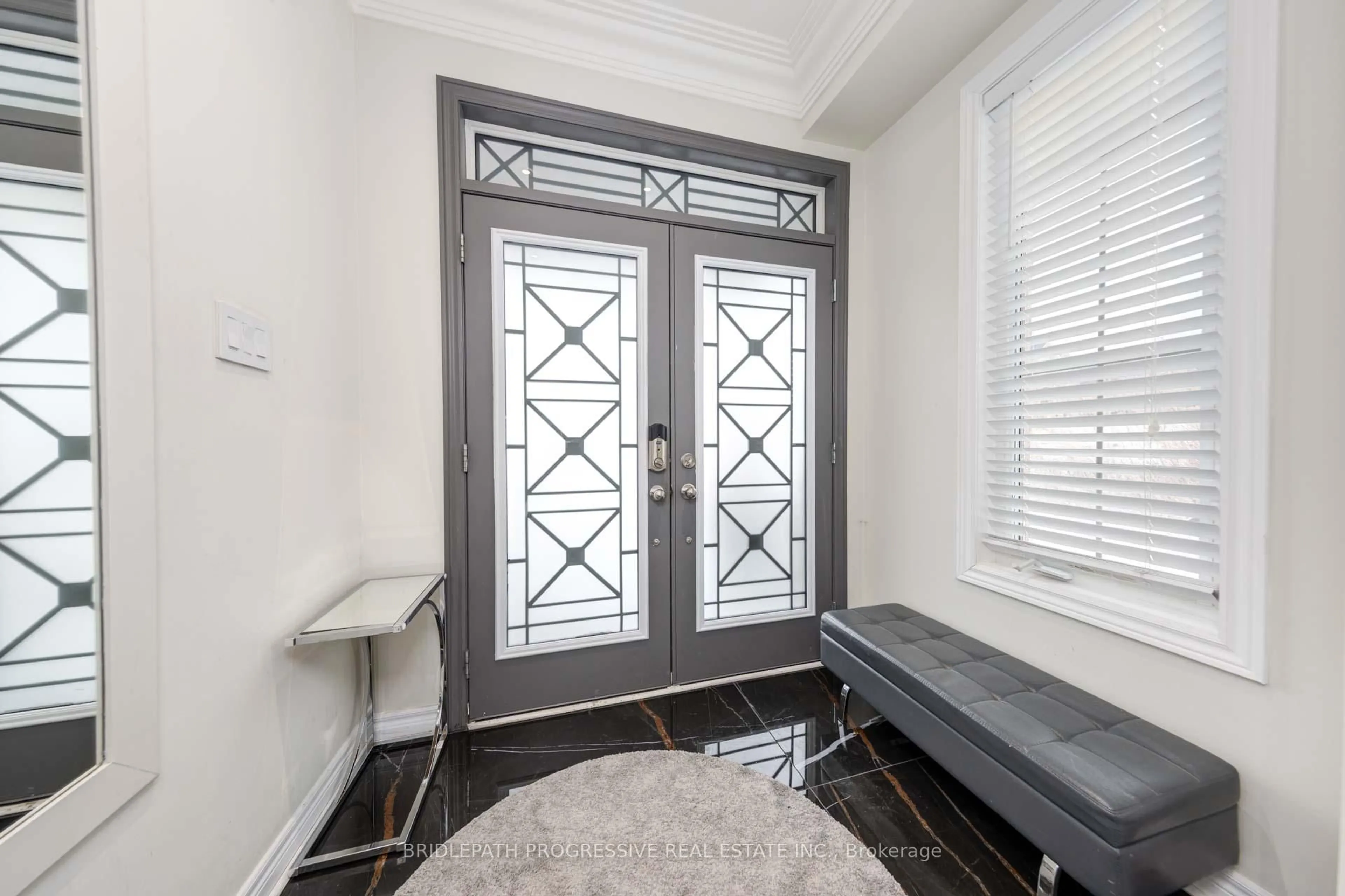 Indoor entryway for 64 Sir Sanford Fleming Way, Vaughan Ontario L6A 0T3