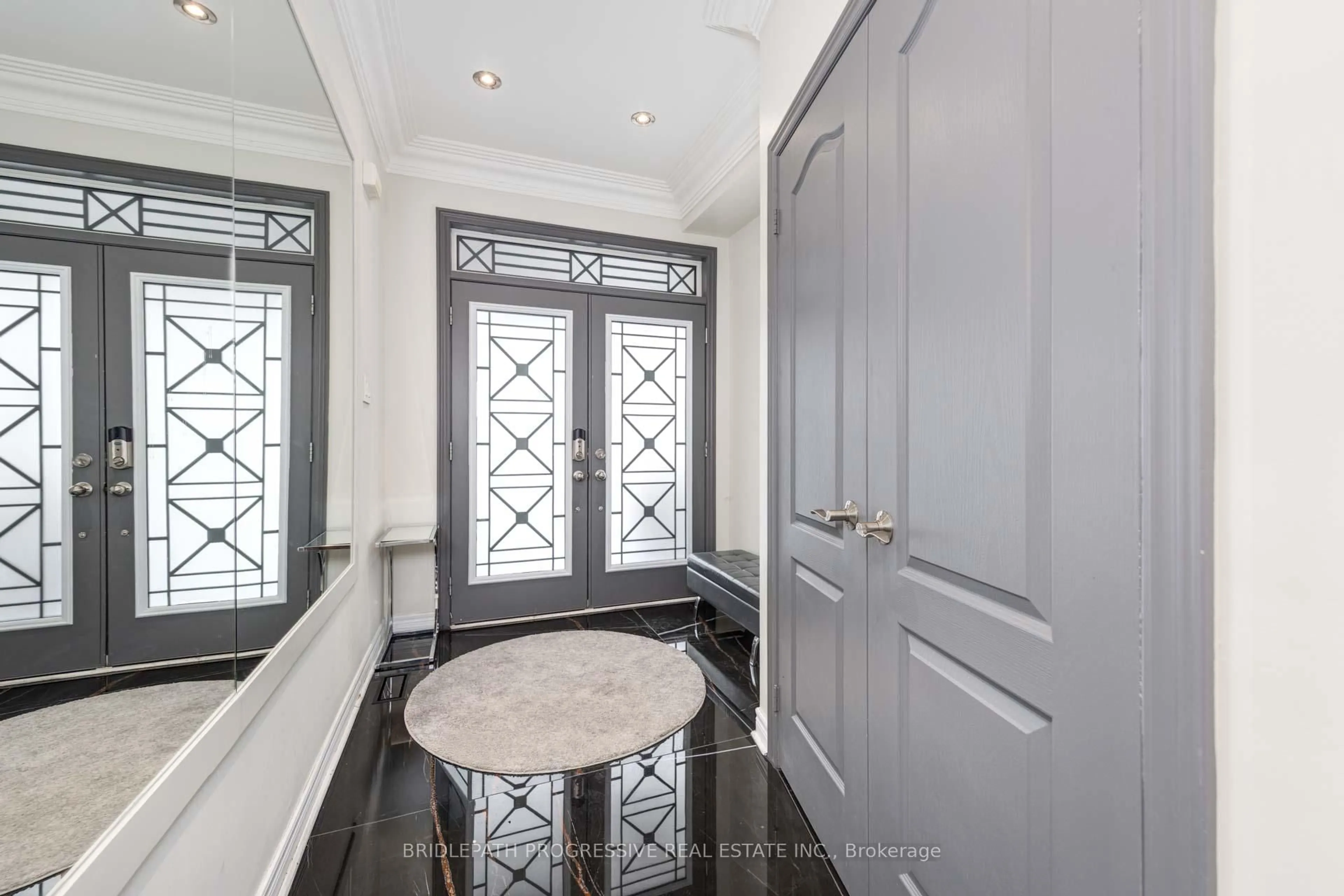 Indoor entryway for 64 Sir Sanford Fleming Way, Vaughan Ontario L6A 0T3