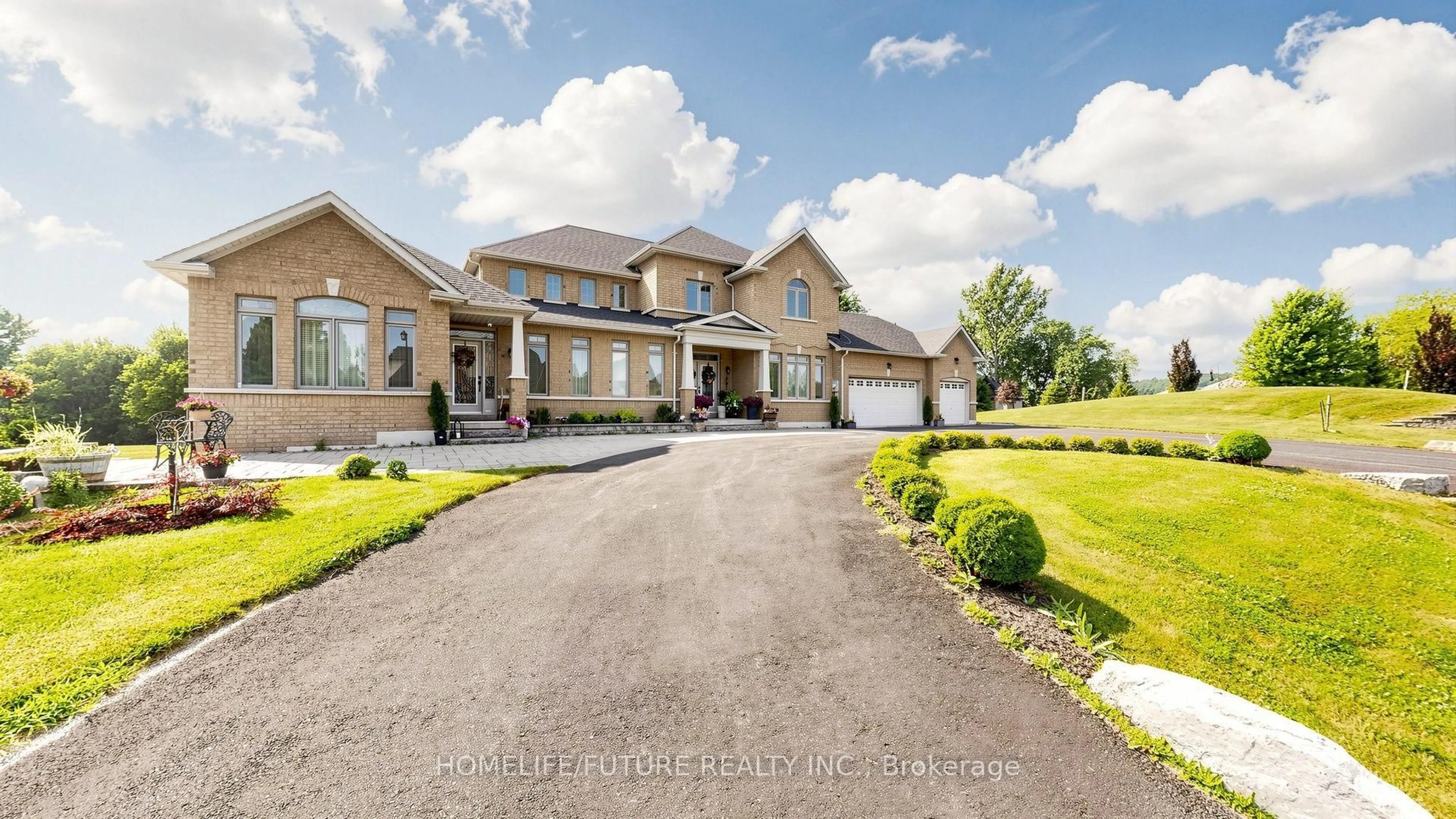 Unknown for 61 Ridge Rd, Uxbridge Ontario L0C 1A0