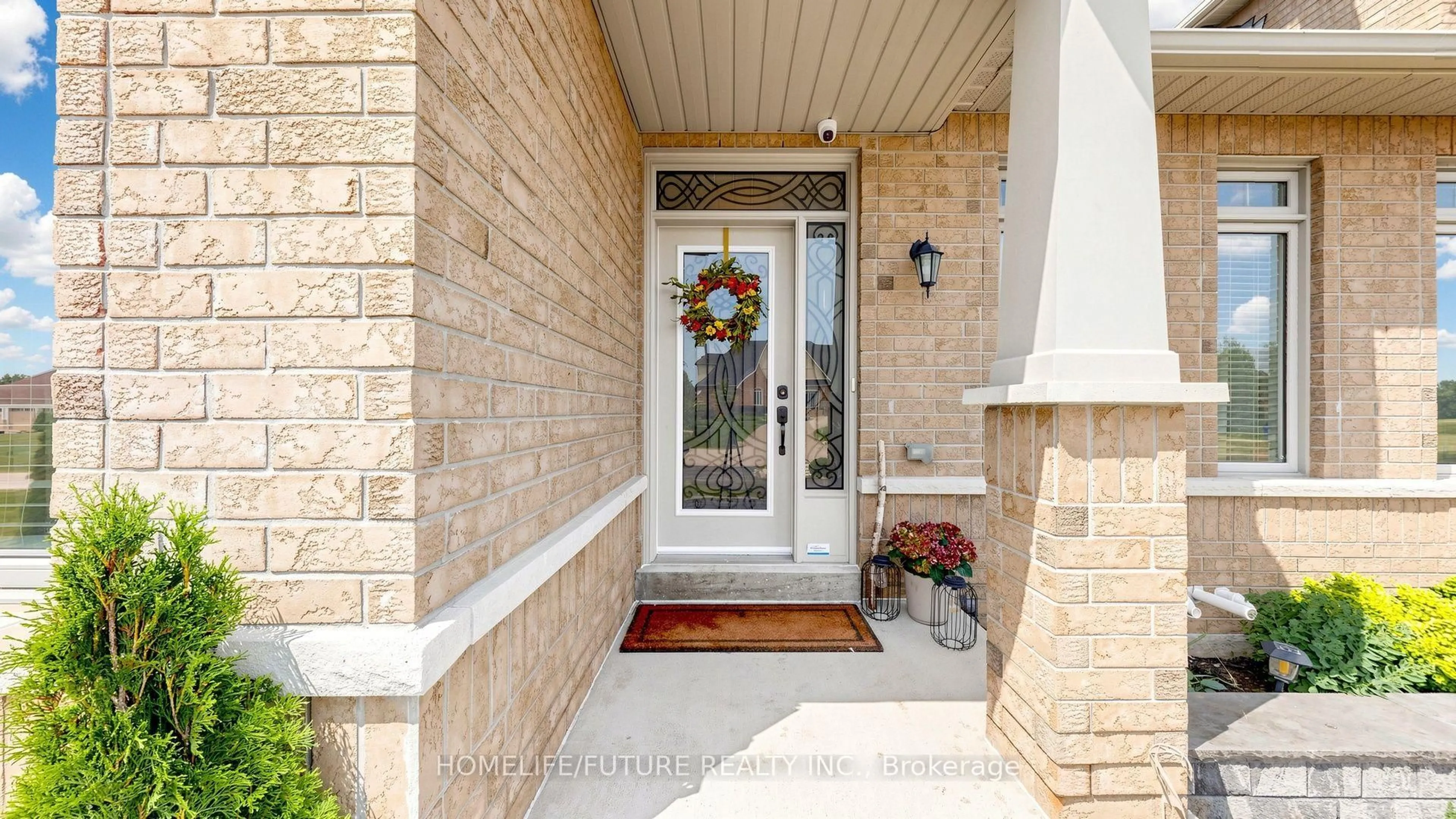 Indoor entryway for 61 Ridge Rd, Uxbridge Ontario L0C 1A0