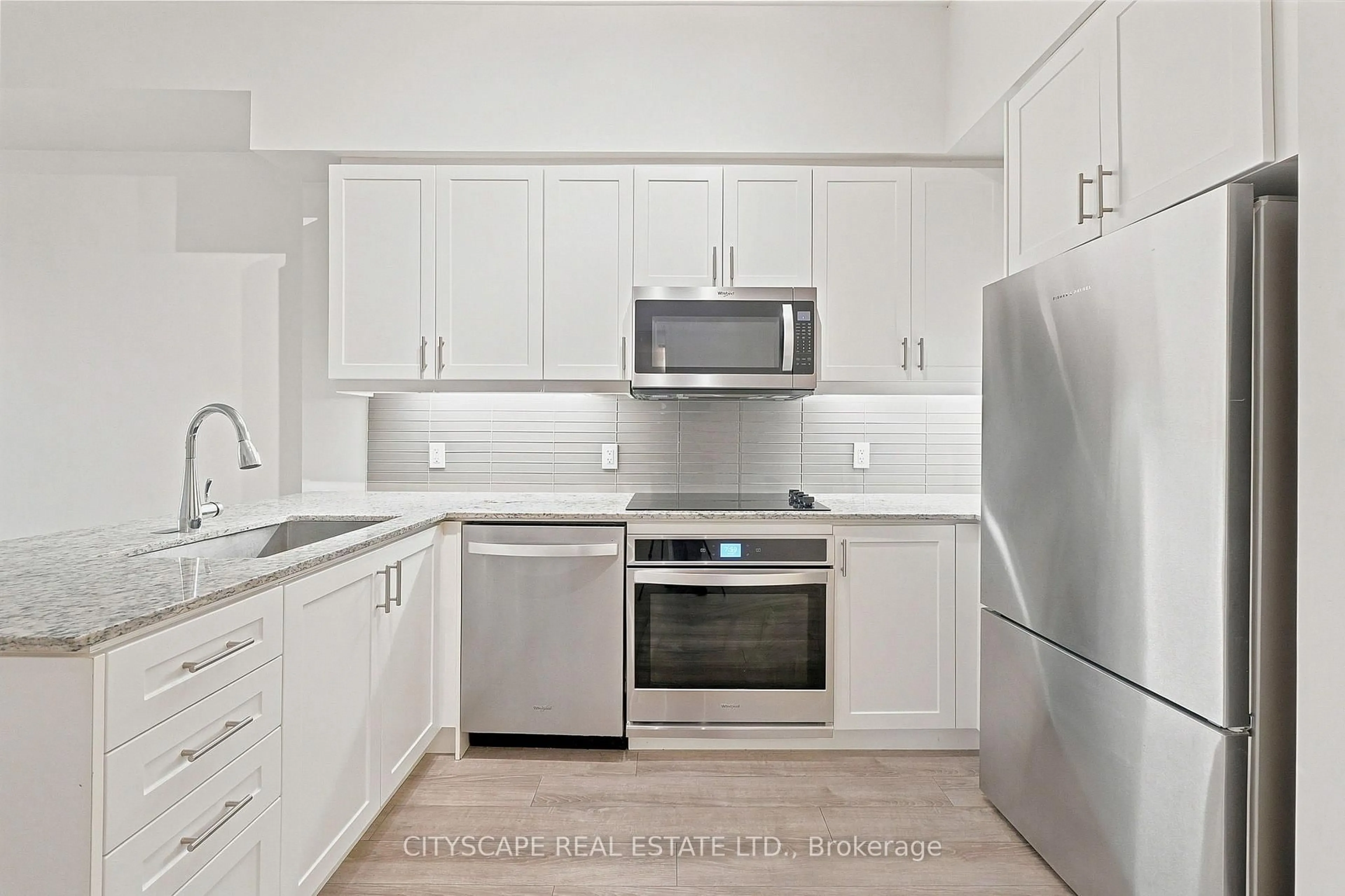 Standard kitchen, ceramic/tile floor for 9618 Yonge St #1210, Richmond Hill Ontario L4C 0X5