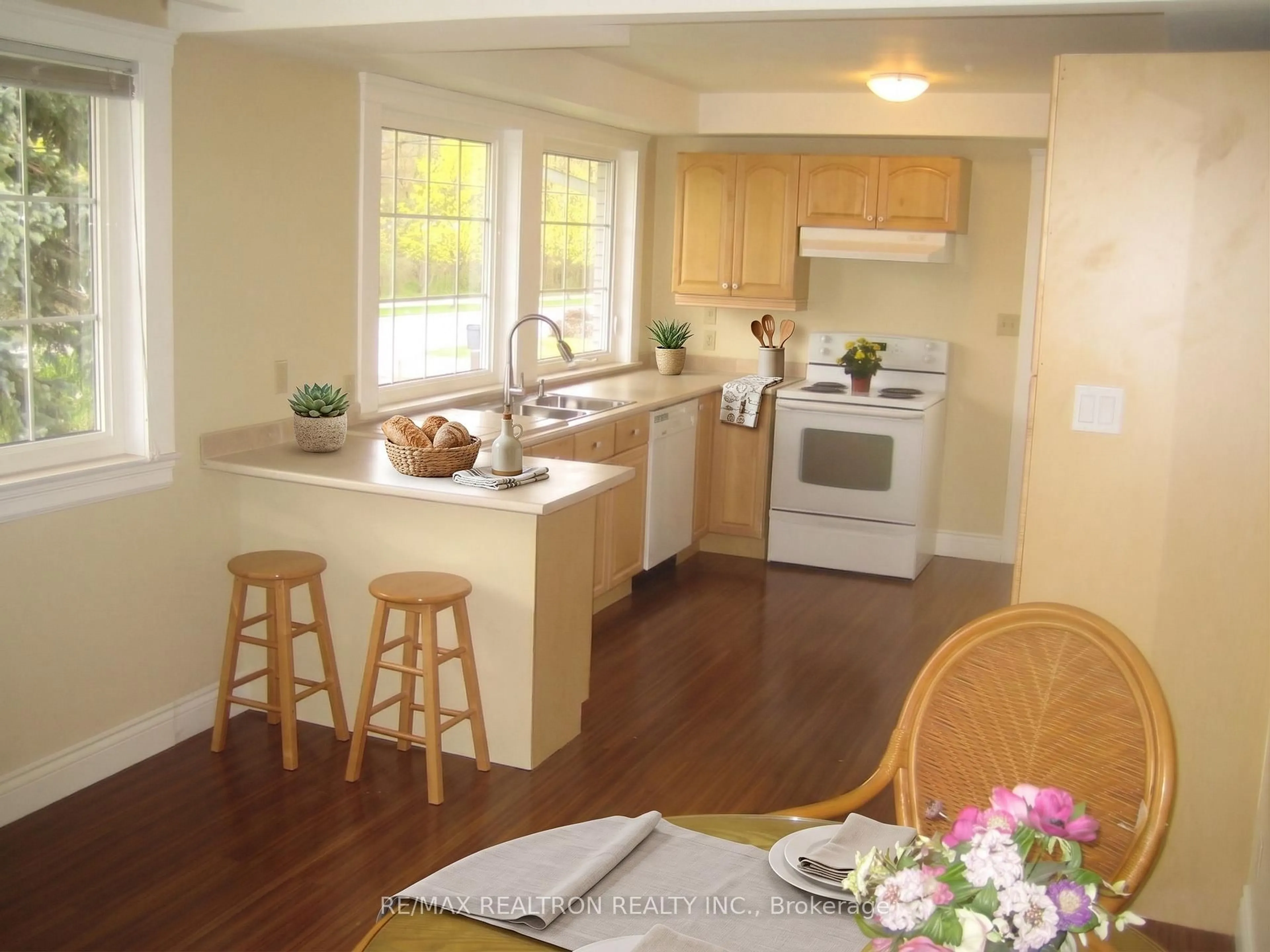 Open concept kitchen, unknown for 166 WELDRICK Rd, Richmond Hill Ontario L4C 3V1