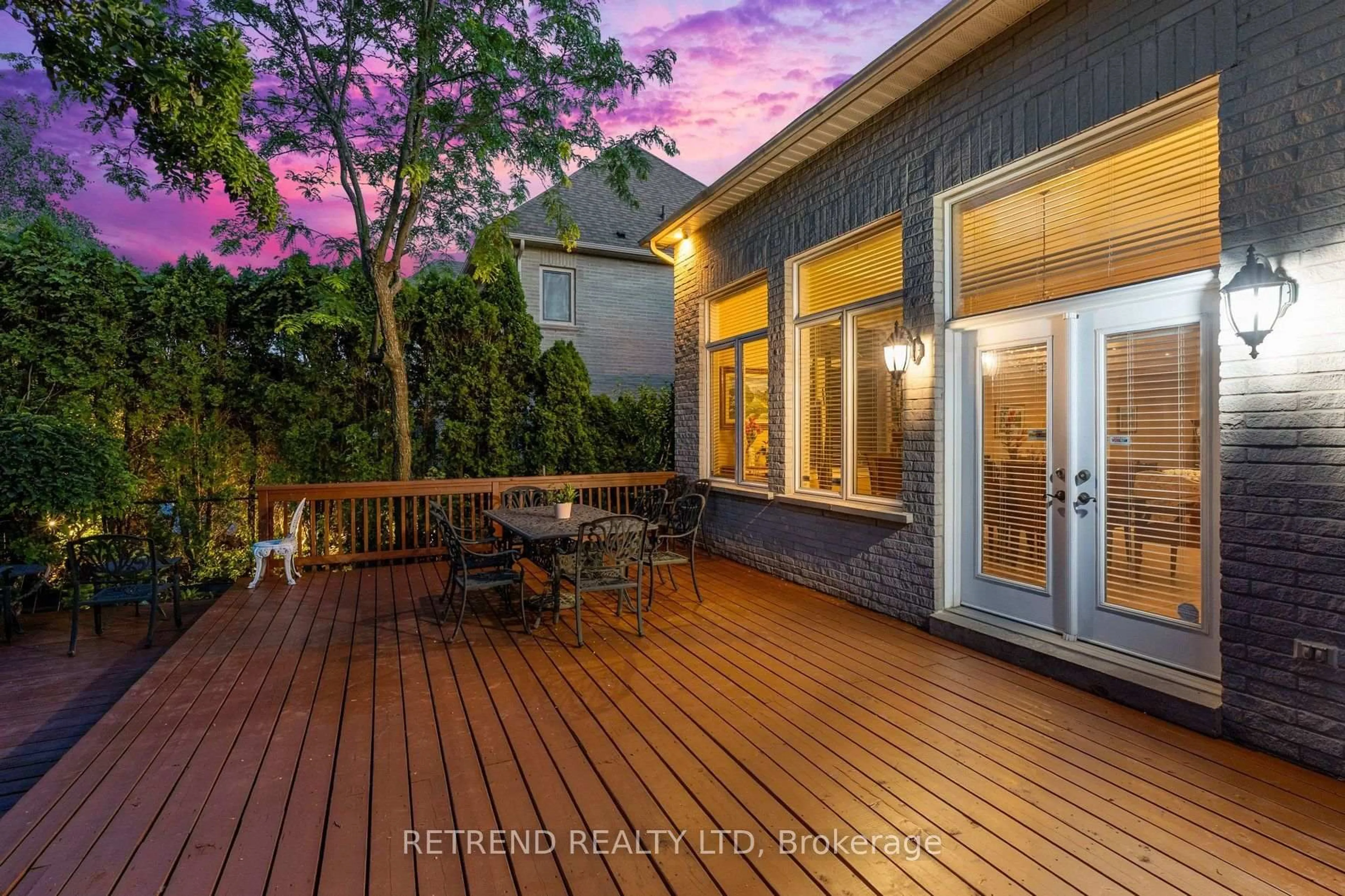 Patio, street for 791 Clarence St, Vaughan Ontario L4L 8V2