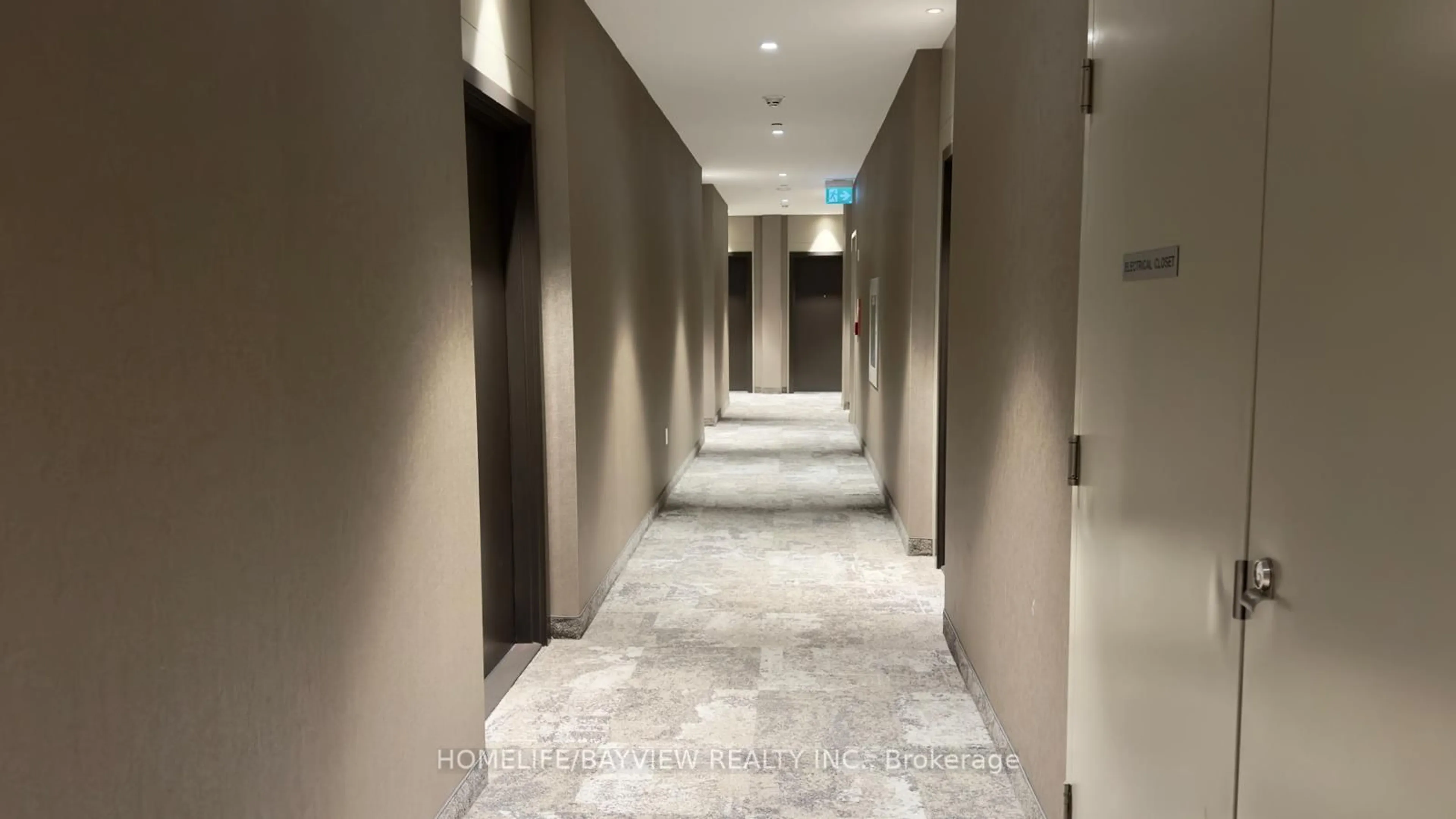 Indoor foyer for 38 Honeycrisp Cres #512, Vaughan Ontario L4K 0M8