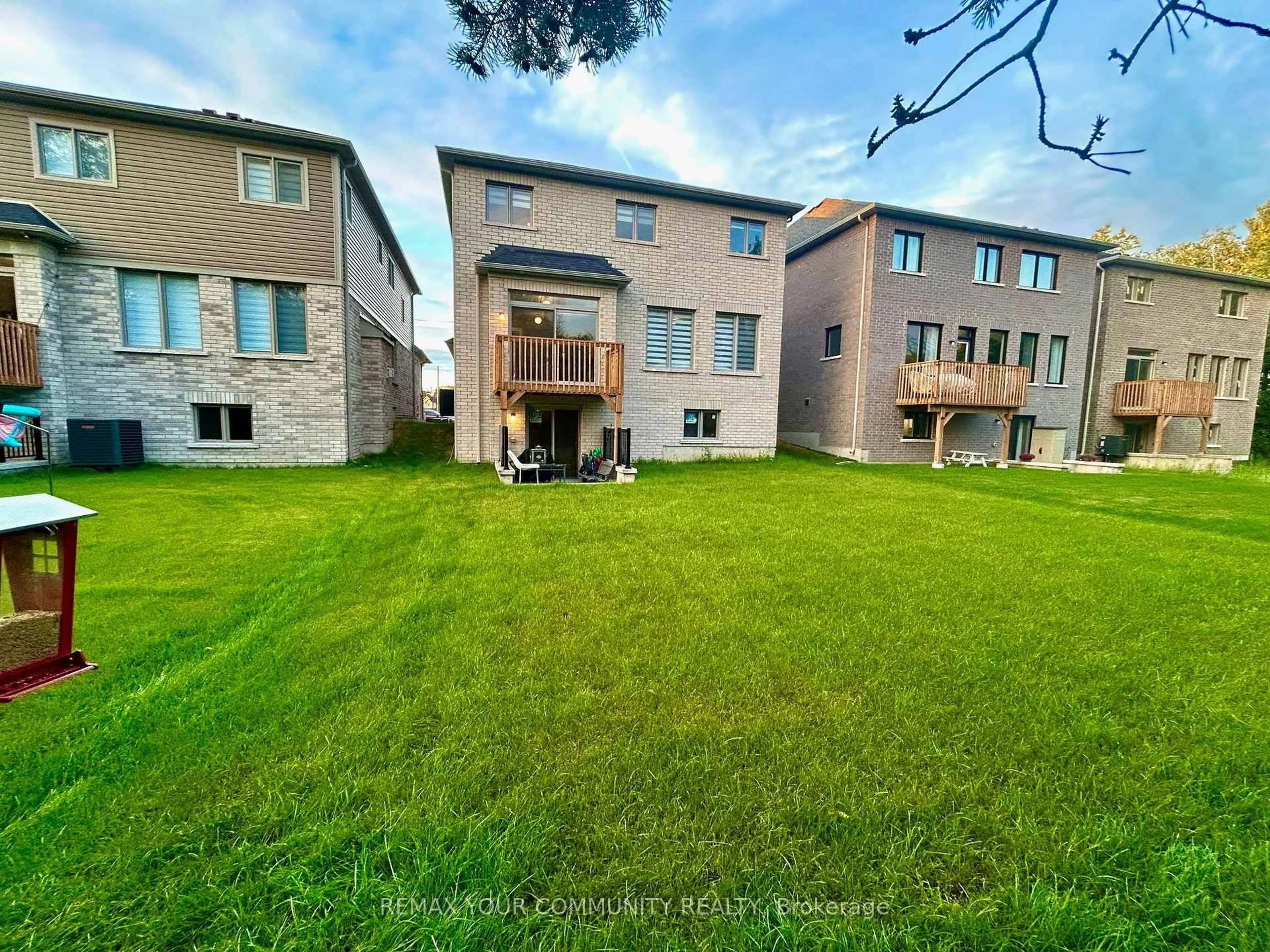 A pic from outside/outdoor area/front of a property/back of a property/a pic from drone, street for 24 Baycroft Blvd, Essa Ontario L0M 1B5