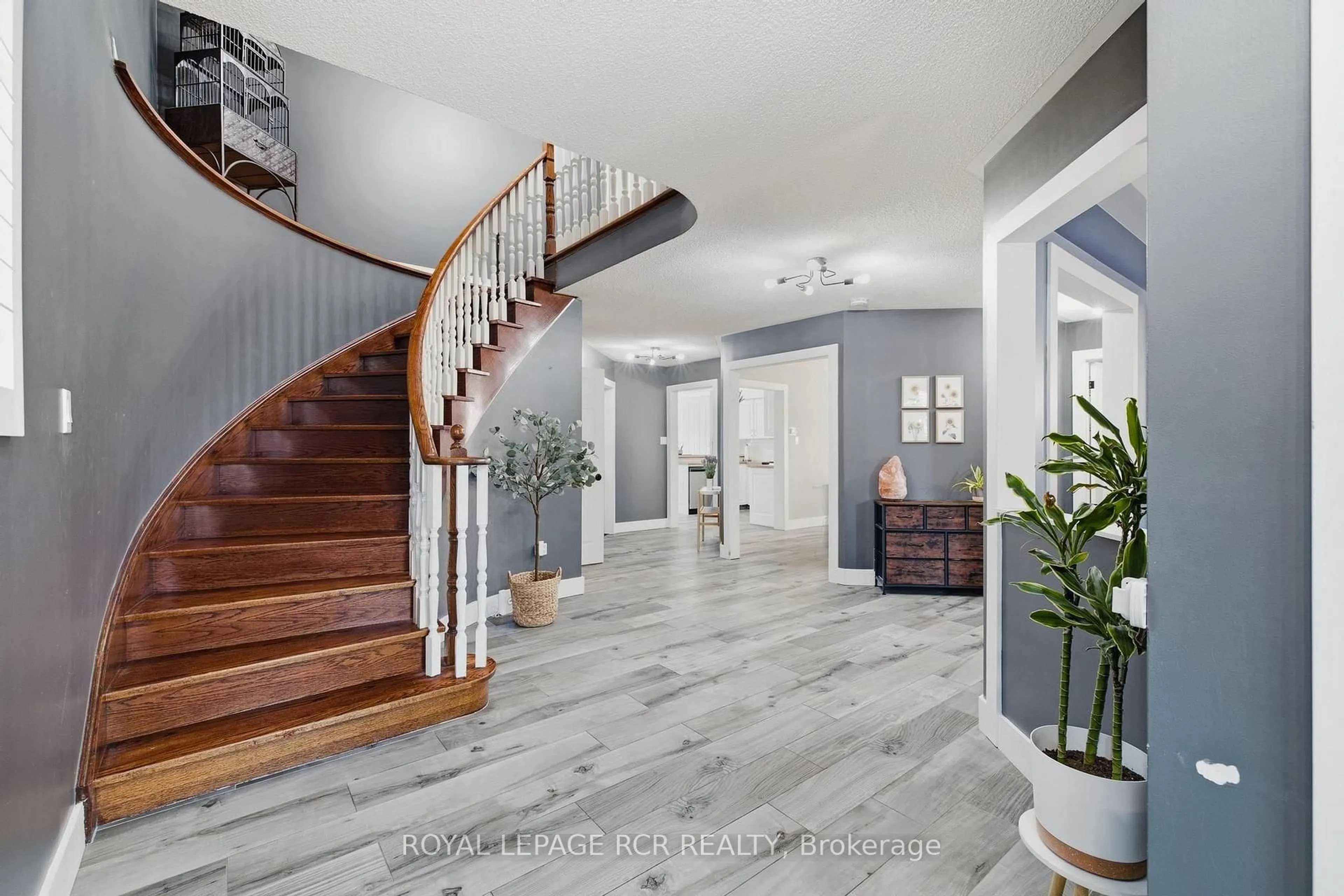 Indoor entryway for 194 Andy Cres, Vaughan Ontario L4H 1C7