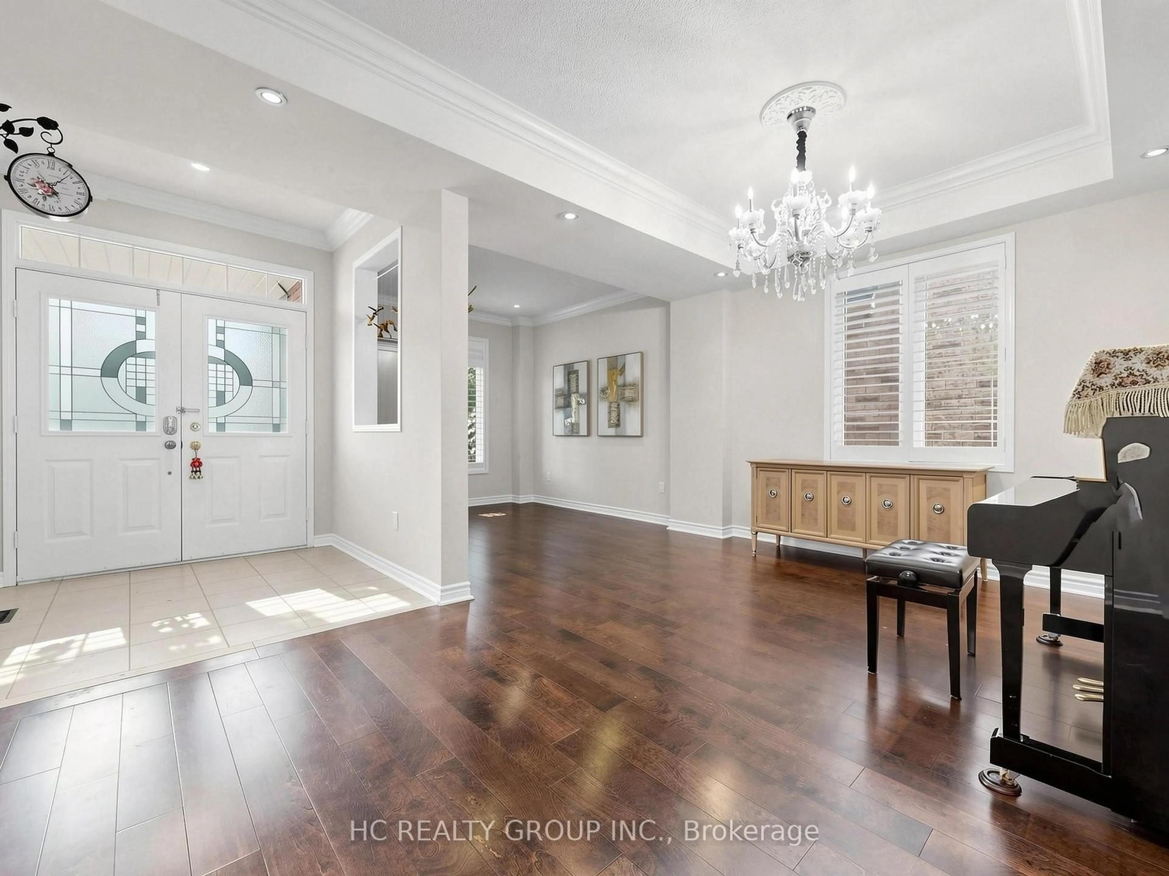 Indoor entryway for 232 Stonebridge Dr, Markham Ontario L6C 2C8