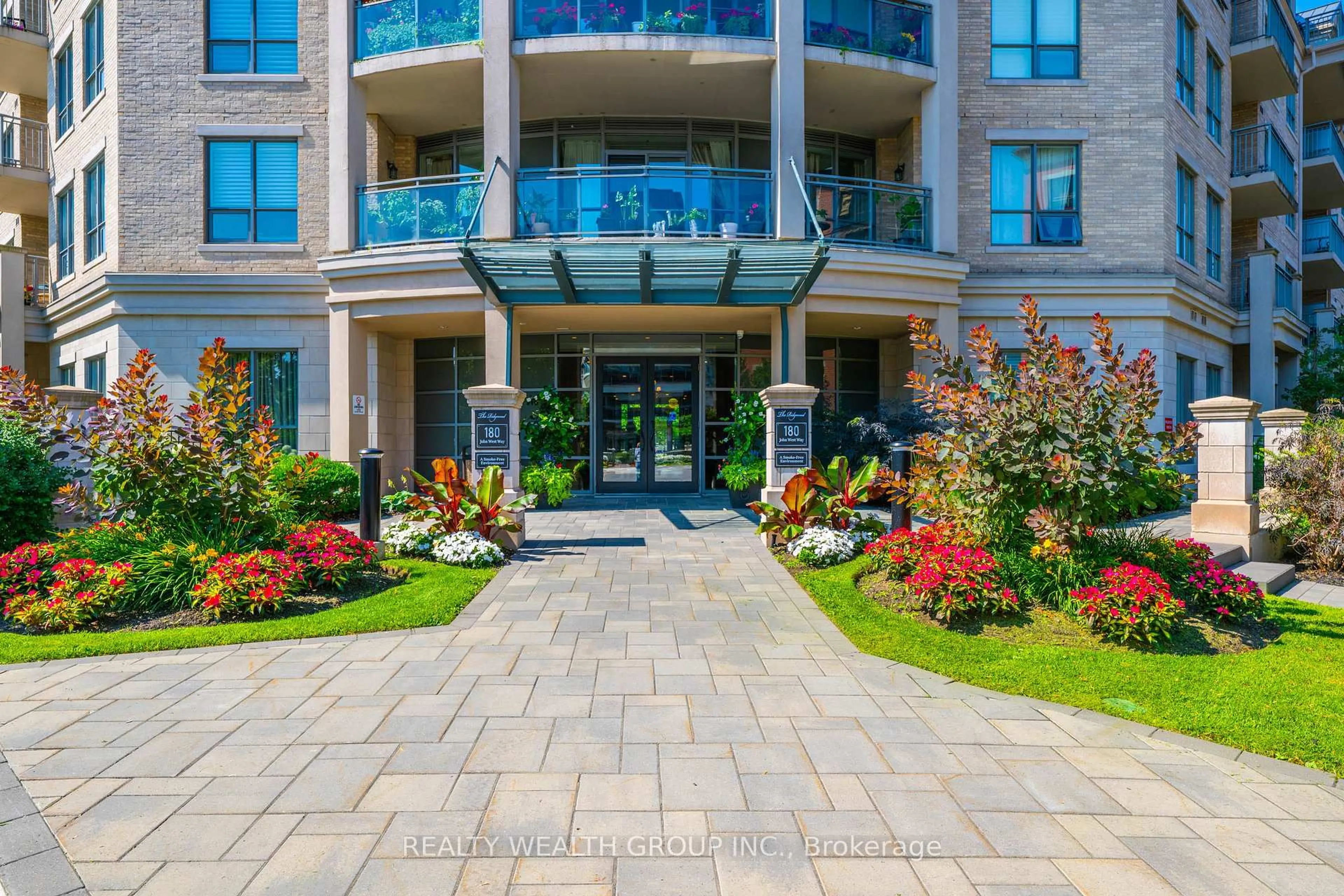 Patio, unknown for 180 John West Way #108, Aurora Ontario L4G 0R3