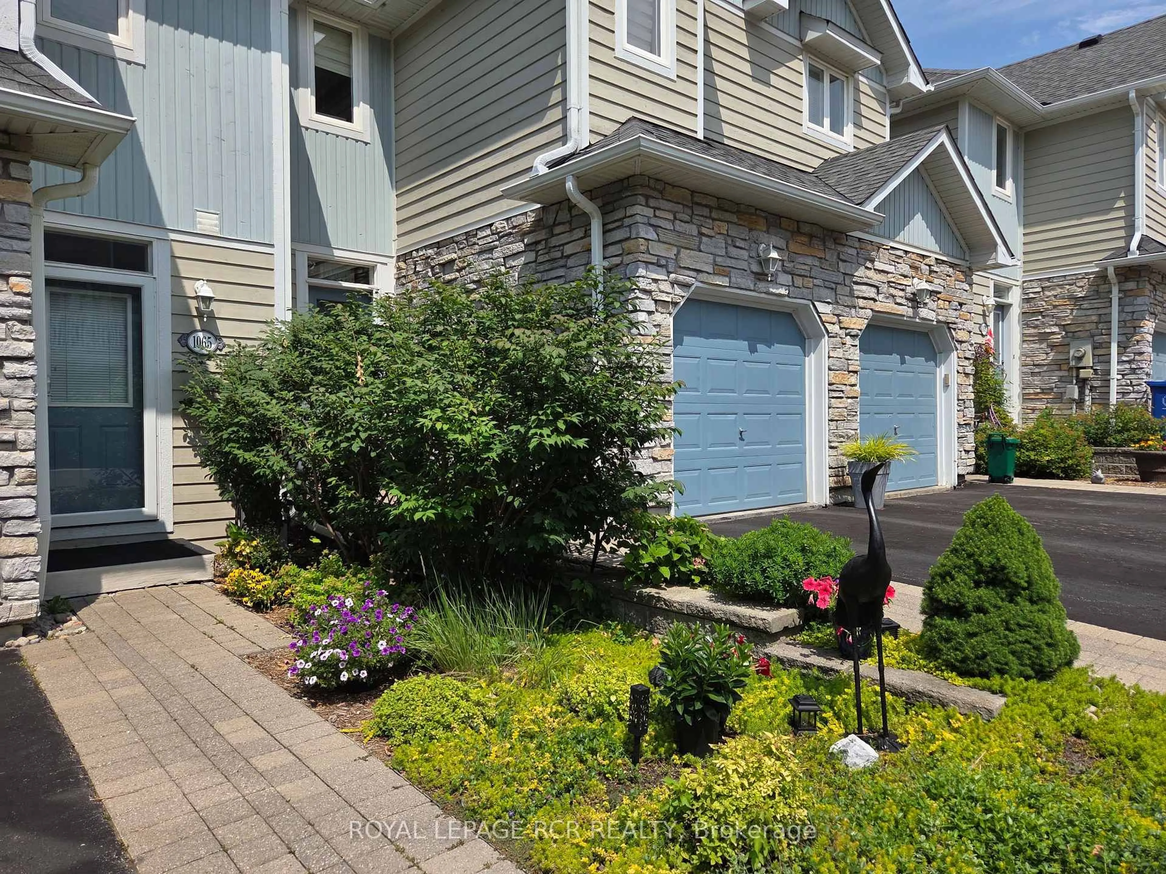 Unknown for 1065 On Bogart Circ, Newmarket Ontario L3Y 8T4