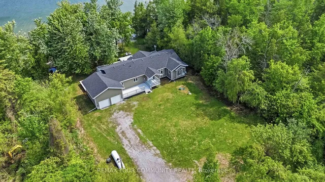 1699 Chief Joseph Snake Rd, Georgina Islands 3