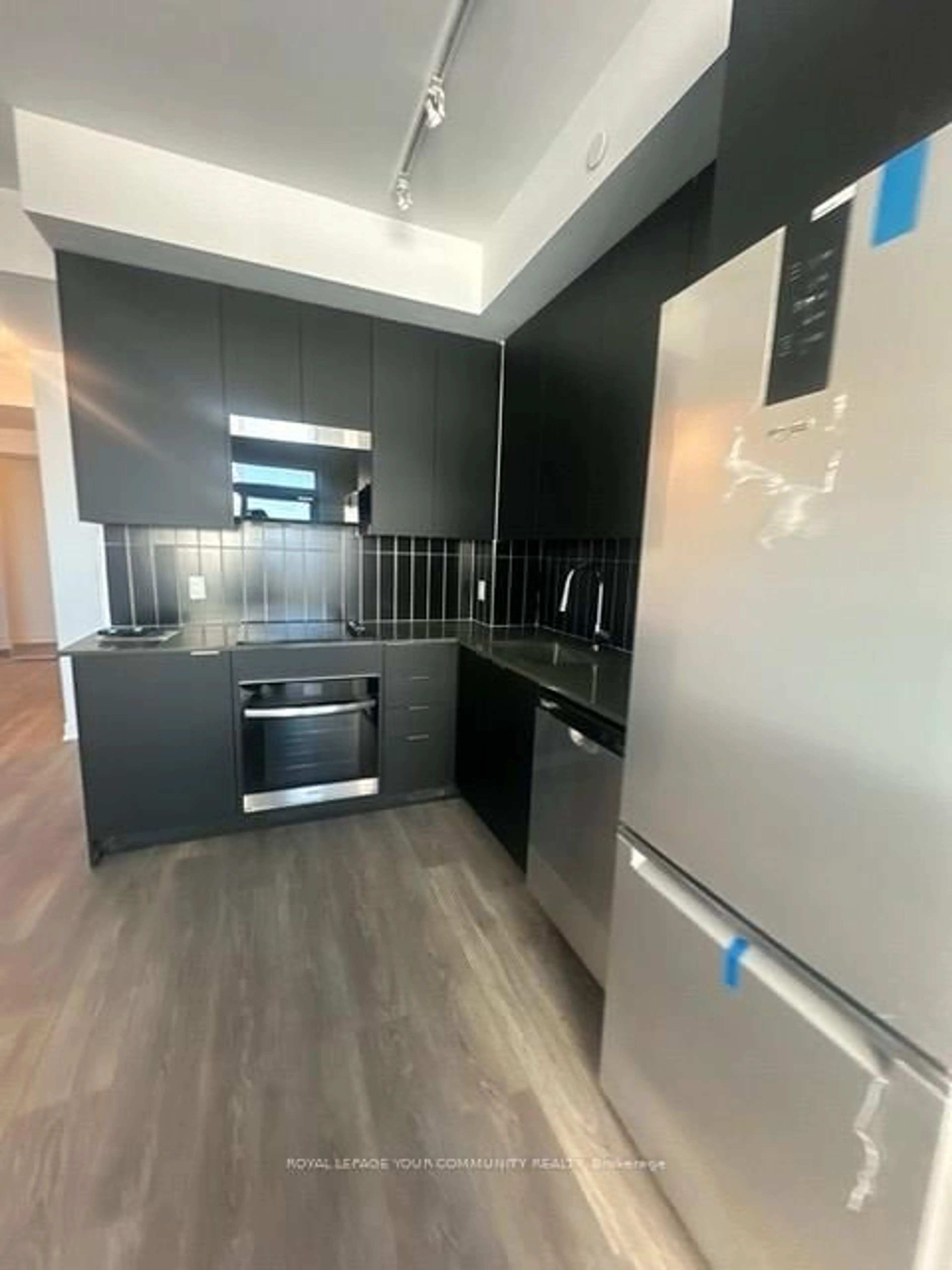 Unknown for 10 Abeja St #2213, Vaughan Ontario L4K 0R4