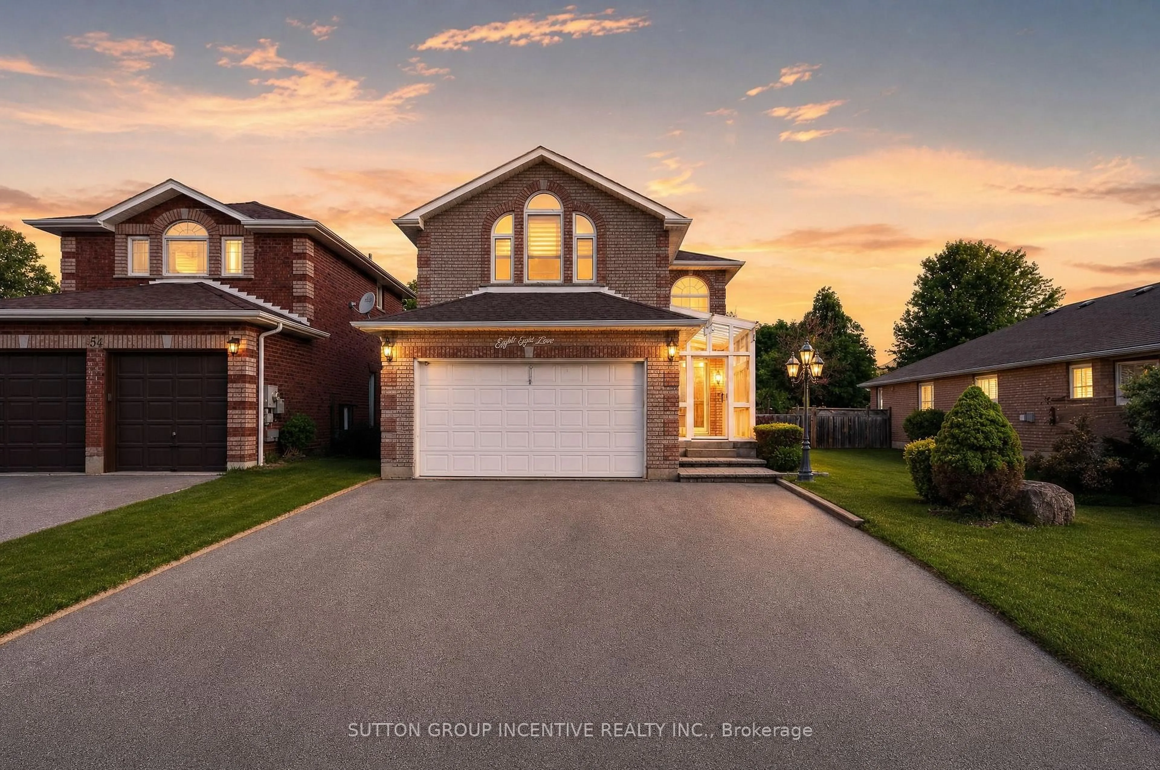 Home with brick exterior material, street for 850 Leslie Dr, Innisfil Ontario L9S 2B8