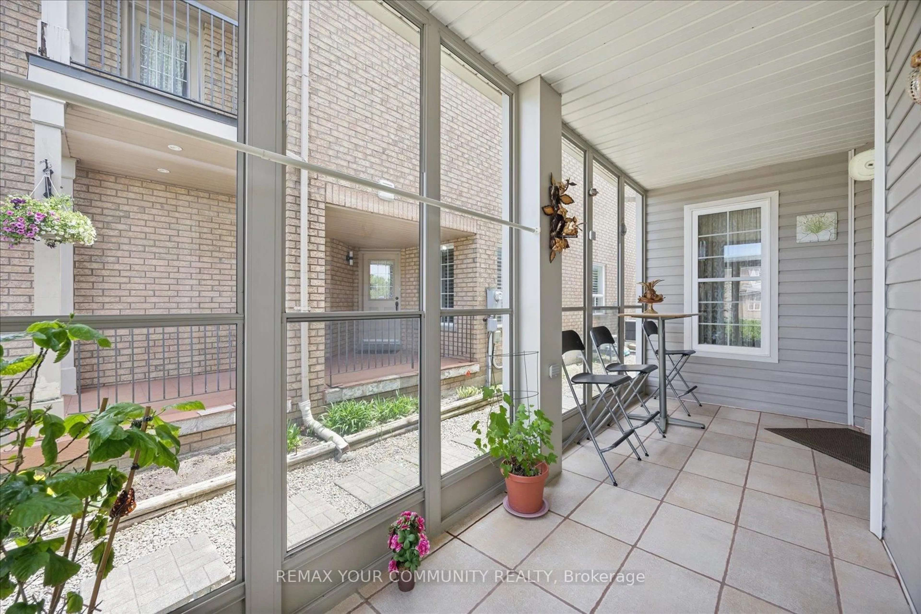 Unknown for 41 Old Colony Rd, Richmond Hill Ontario L4E 3V2