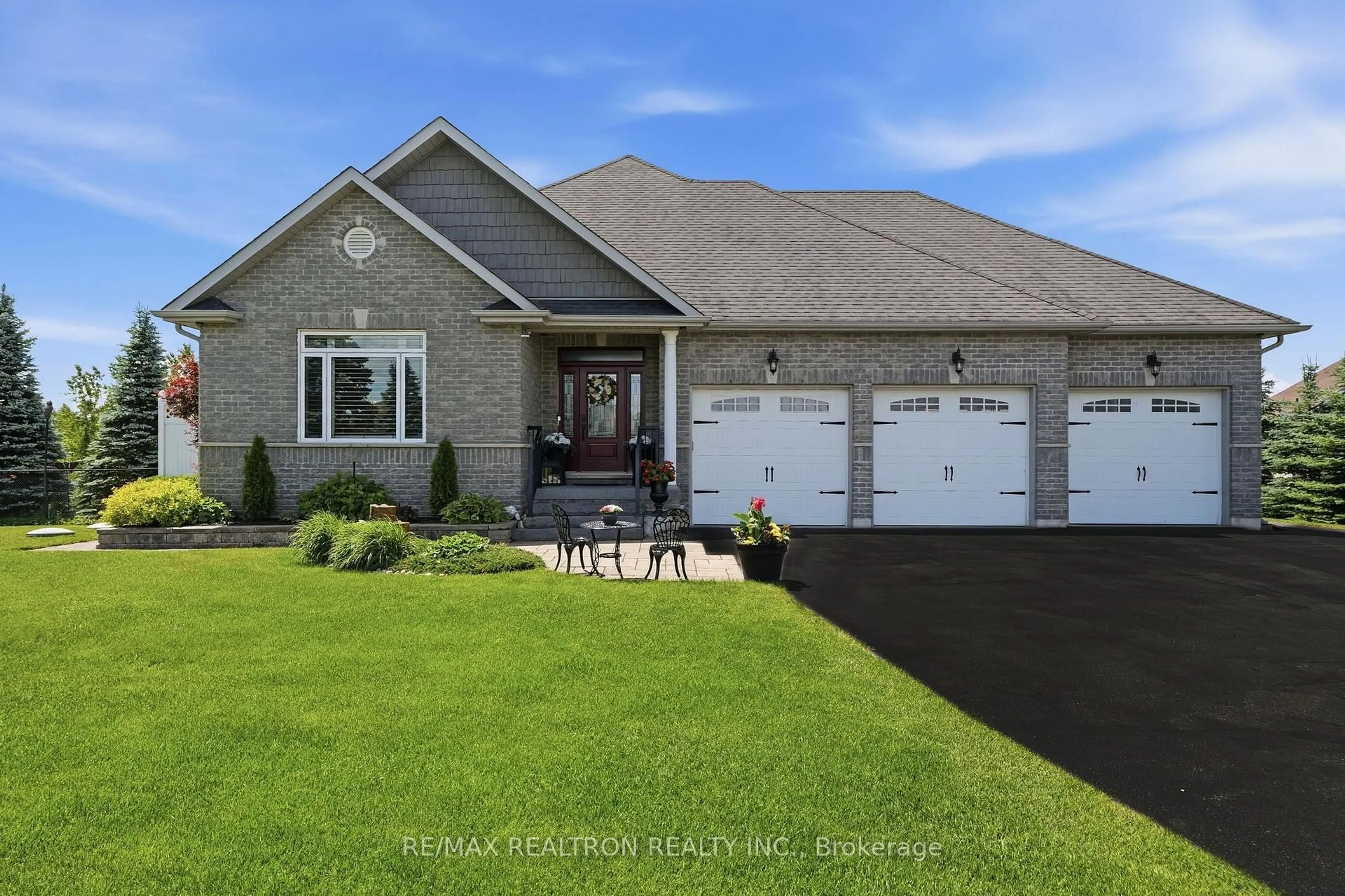 Home with brick exterior material, street for 17 Brolley Cres, Essa Ontario L0L 2N2