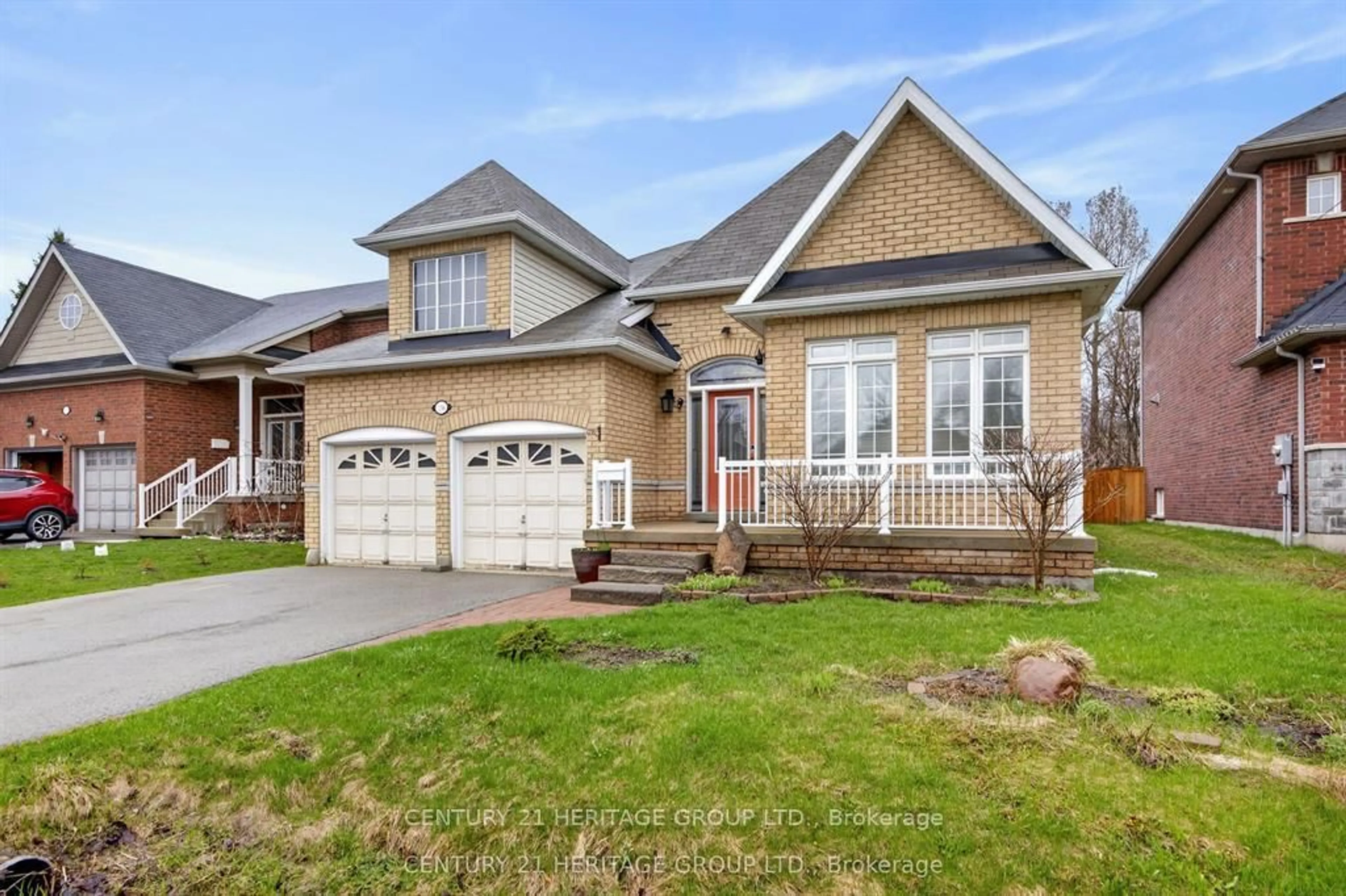 Home with brick exterior material, street for 136 Riveredge Dr, Georgina Ontario L4P 2P3