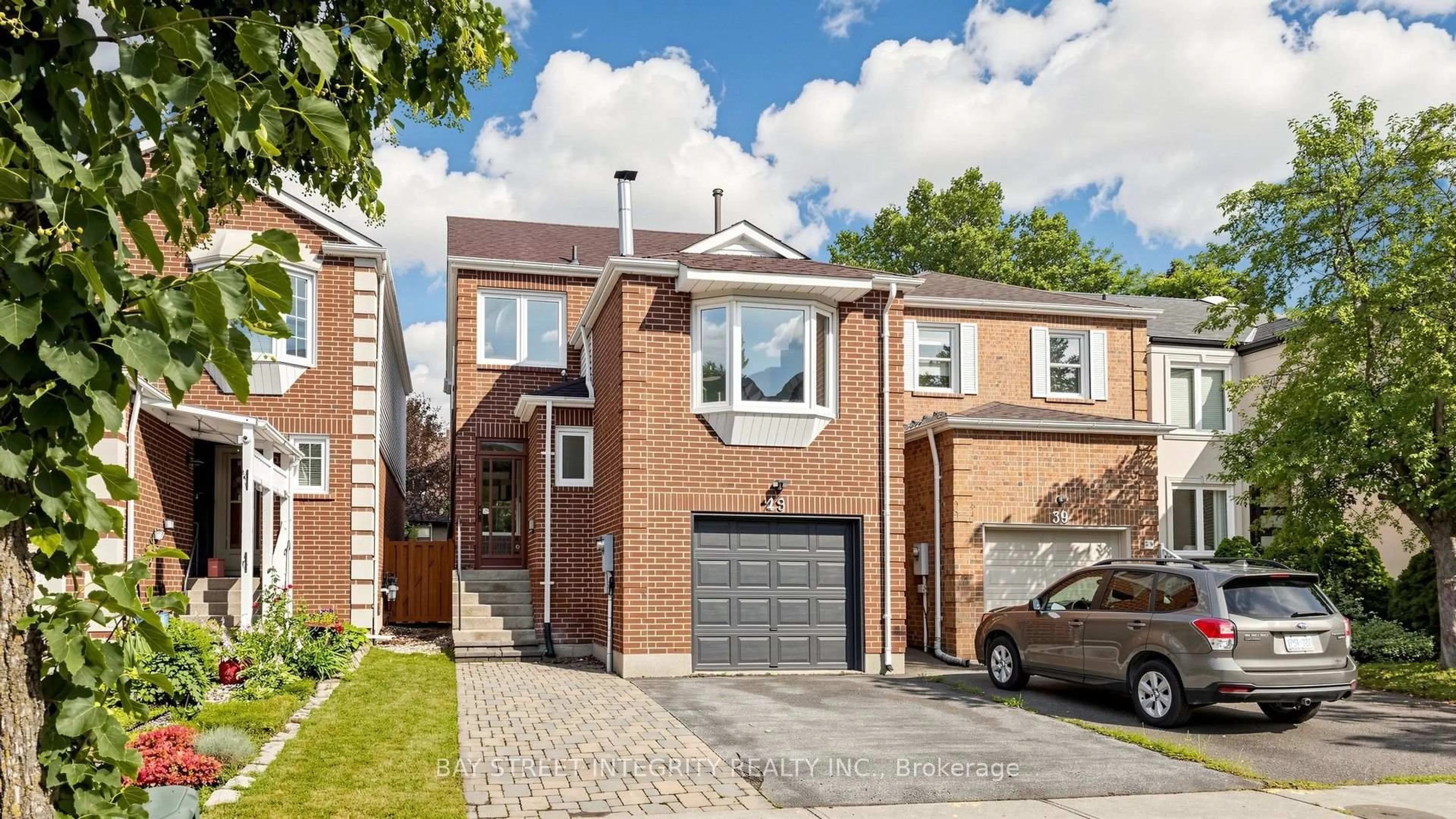 Home with brick exterior material, street for 41 Jonathan Gate, Vaughan Ontario L4J 5K4