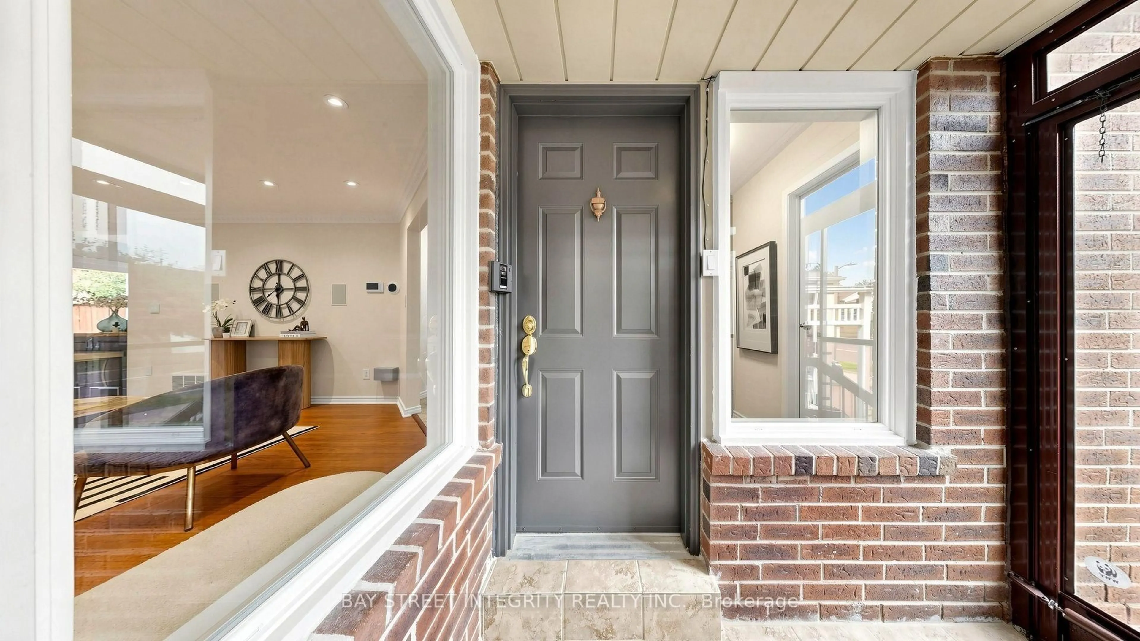 Indoor entryway for 41 Jonathan Gate, Vaughan Ontario L4J 5K4