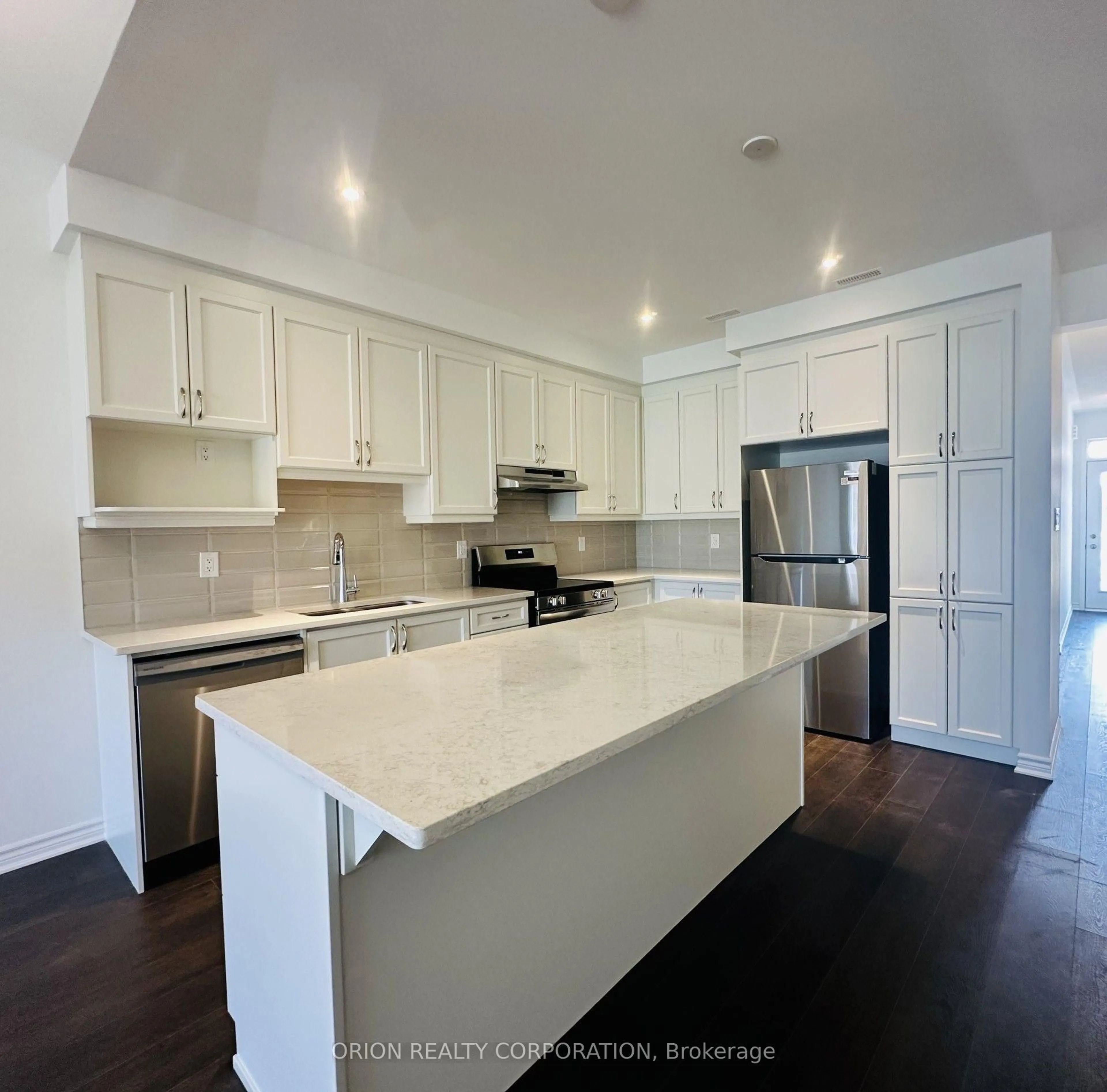 Open concept kitchen, unknown for 694 Sargeant Pl, Innisfil Ontario L9S 0S9