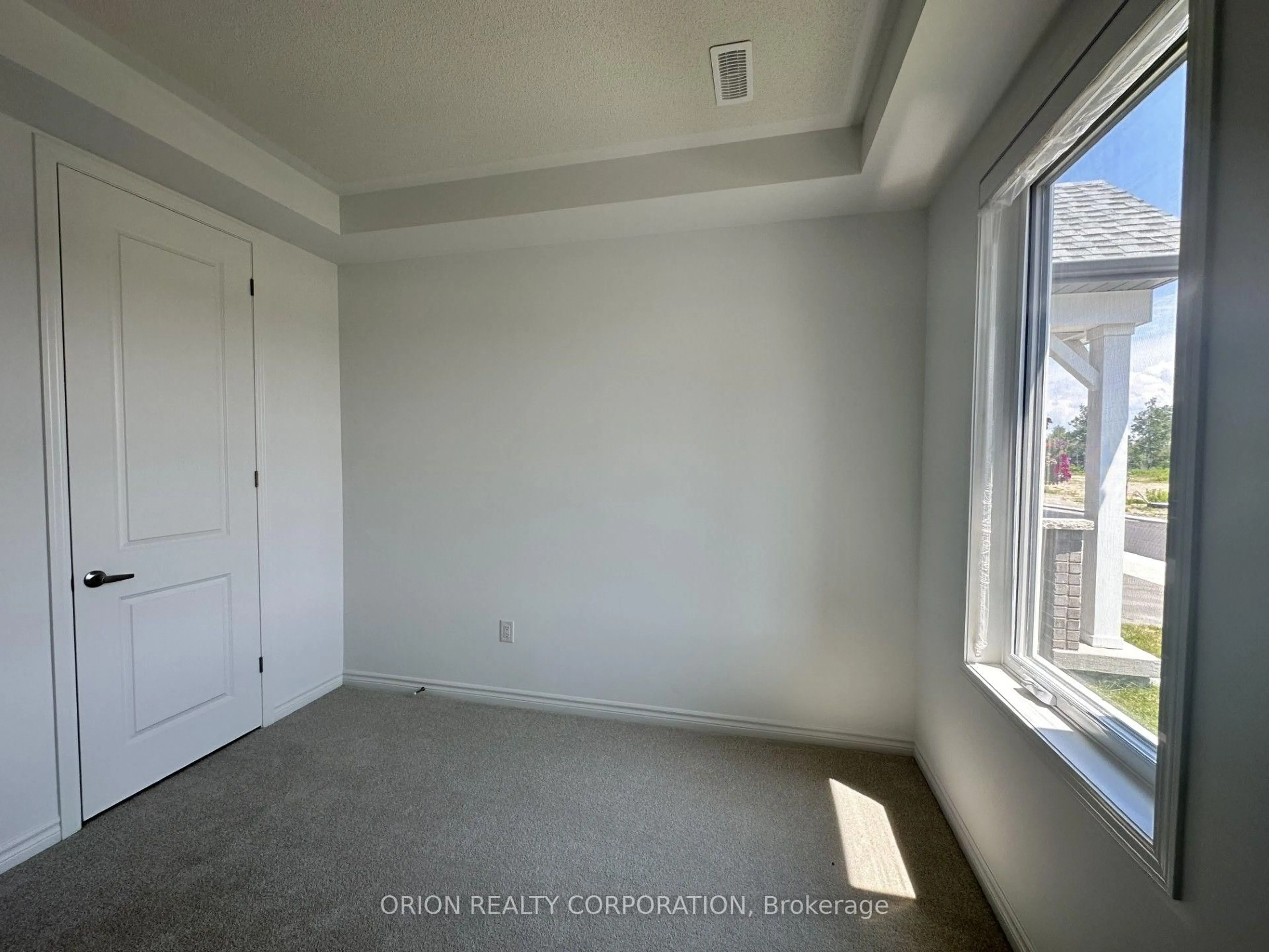 A pic of a room for 694 Sargeant Pl, Innisfil Ontario L9S 0S9
