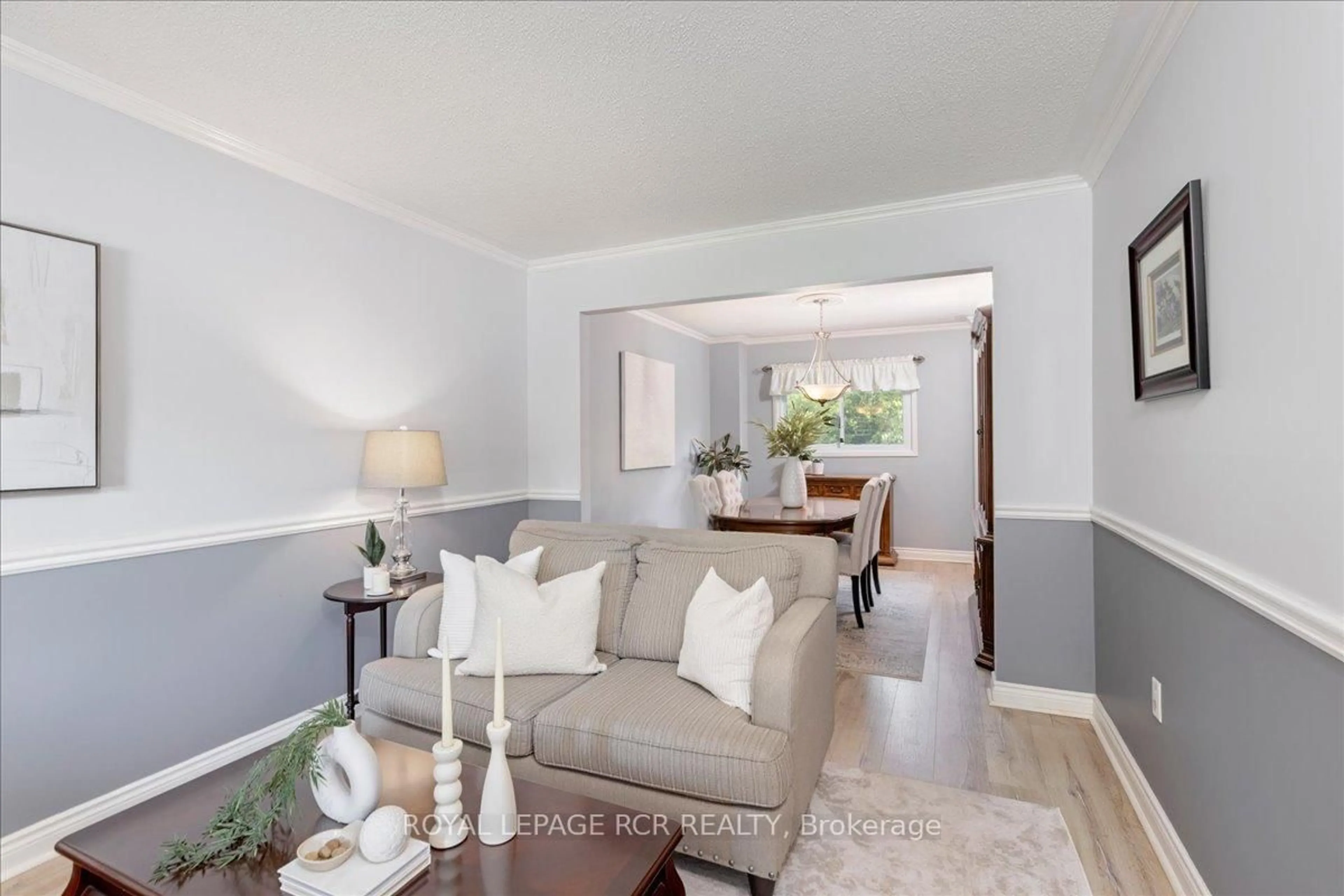 Living room with furniture, unknown for 988 Krista Crt, Newmarket Ontario L4Y 7E9
