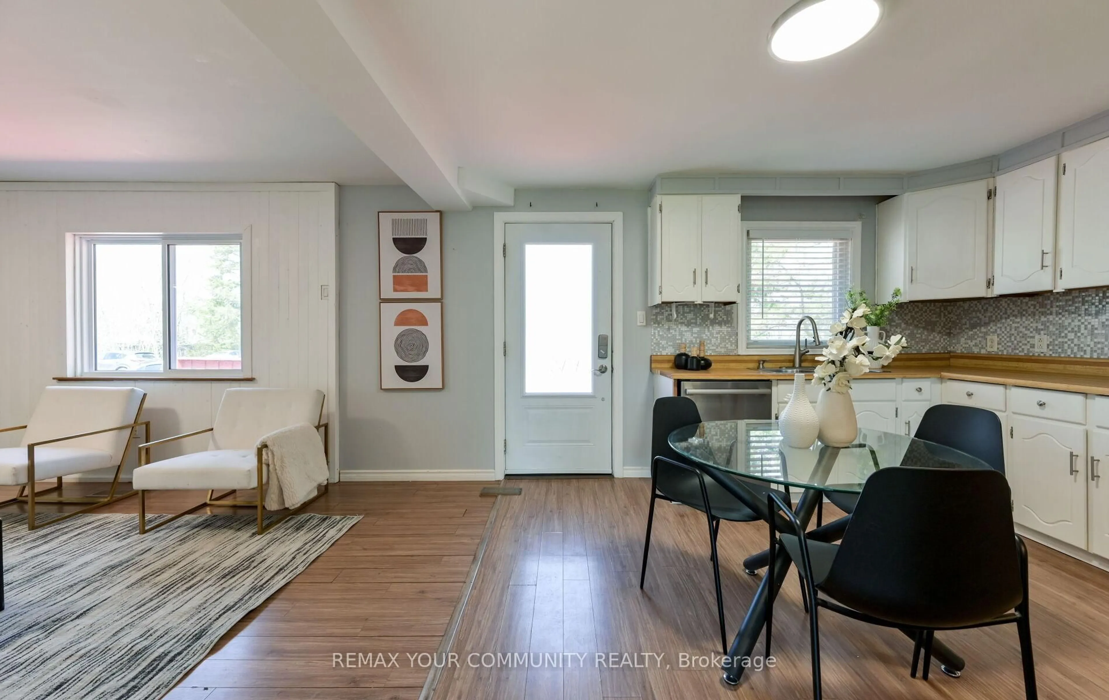Open concept kitchen, wood/laminate floor for 285 Kenwood Ave, Georgina Ontario L4P 2X6
