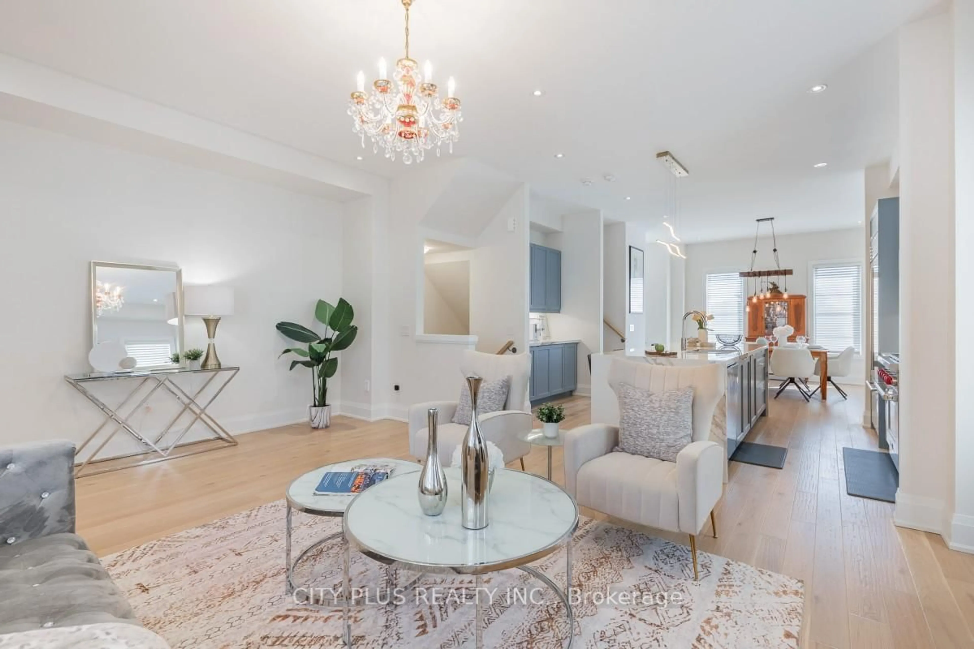 Living room with furniture, unknown for 9398 Bayview Ave, Richmond Hill Ontario L4C 4Z2